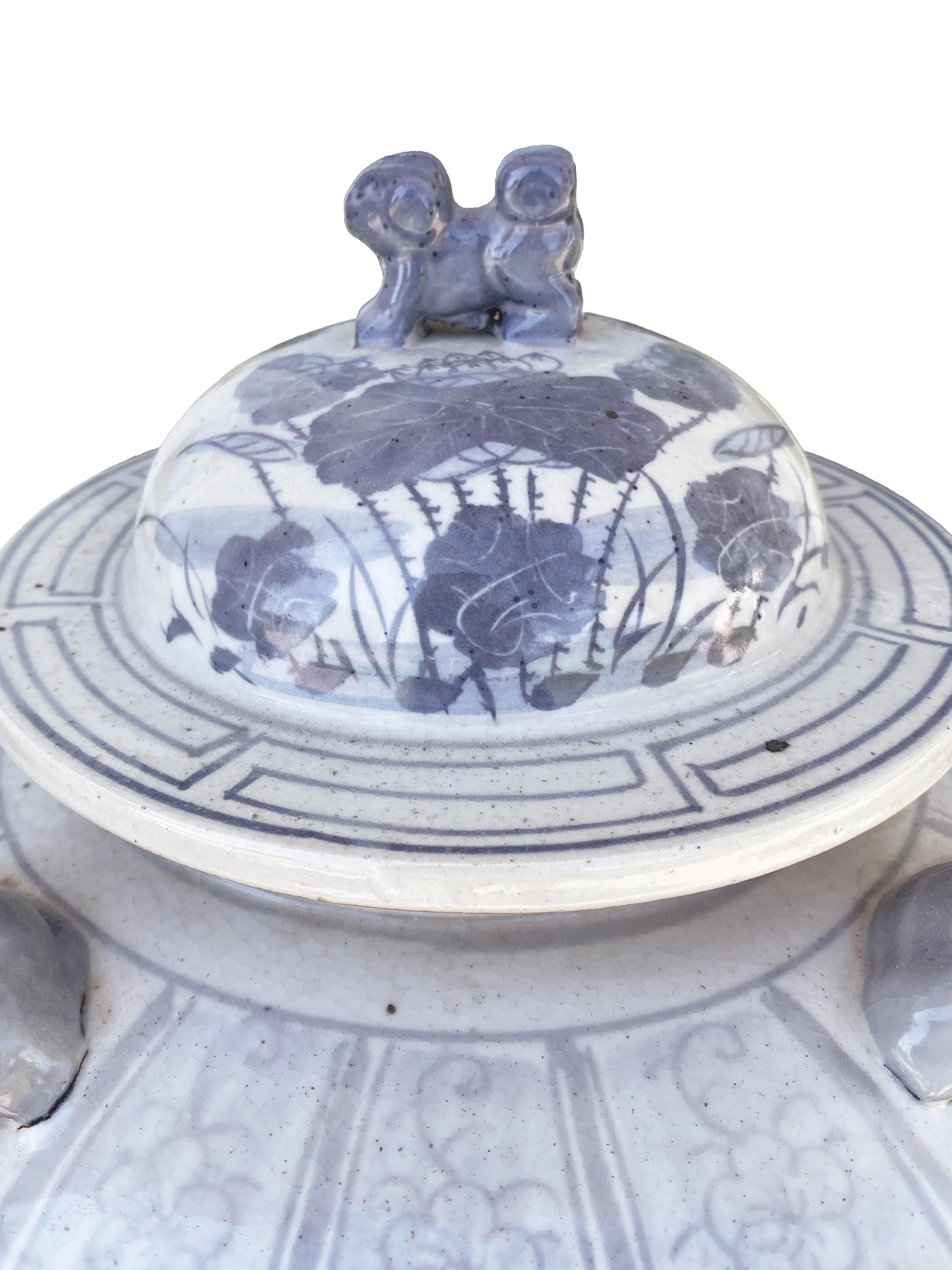 XX secolo Unico barattolo con coperchio blu e grigio in vendita