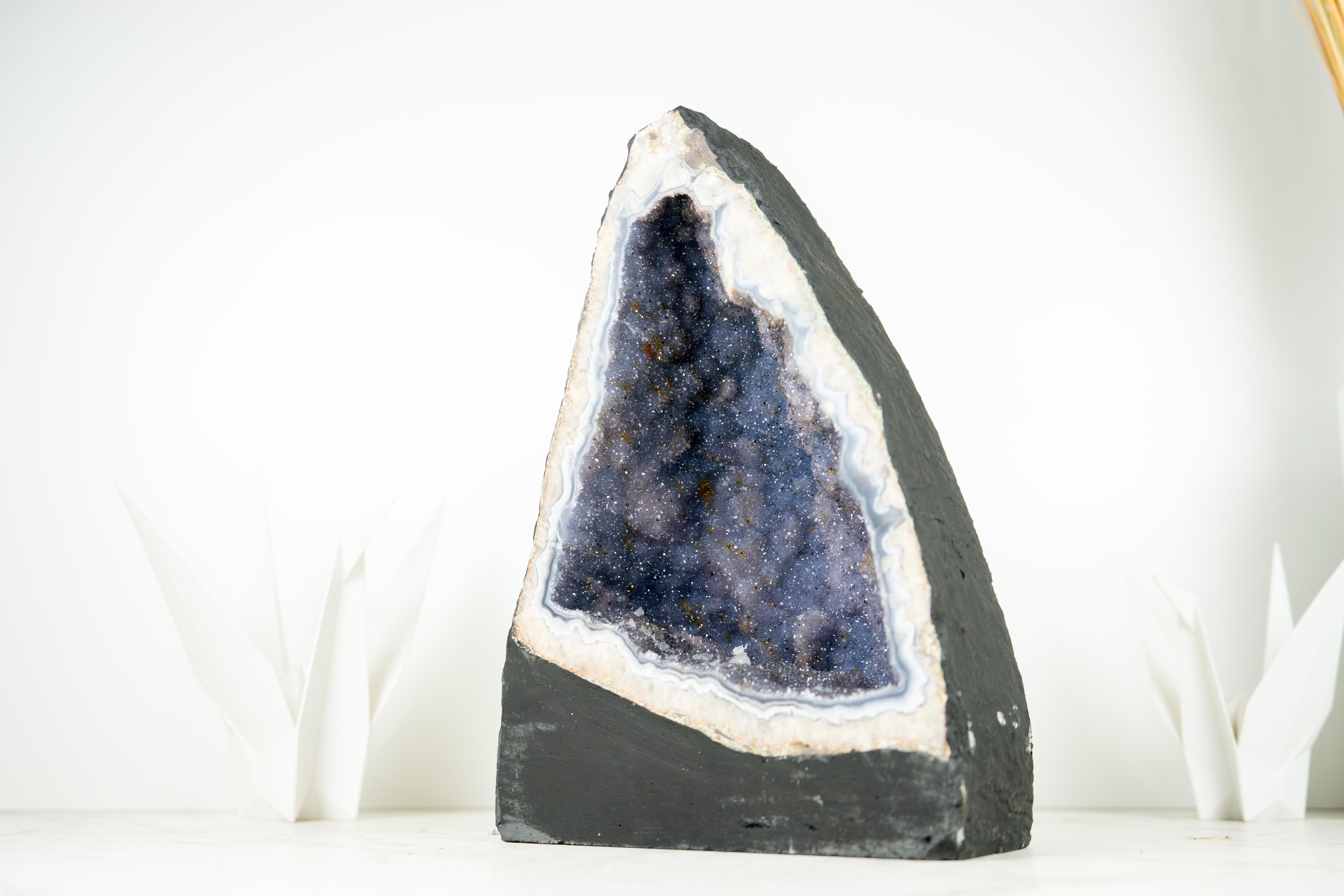 Geode unico di agata blu con druzy di ametista lavanda, ametista rara in vendita 8