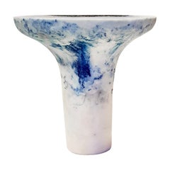 Einzigartige blau marmorierte Salzstreuer Gueridon, Roxane Lahidji