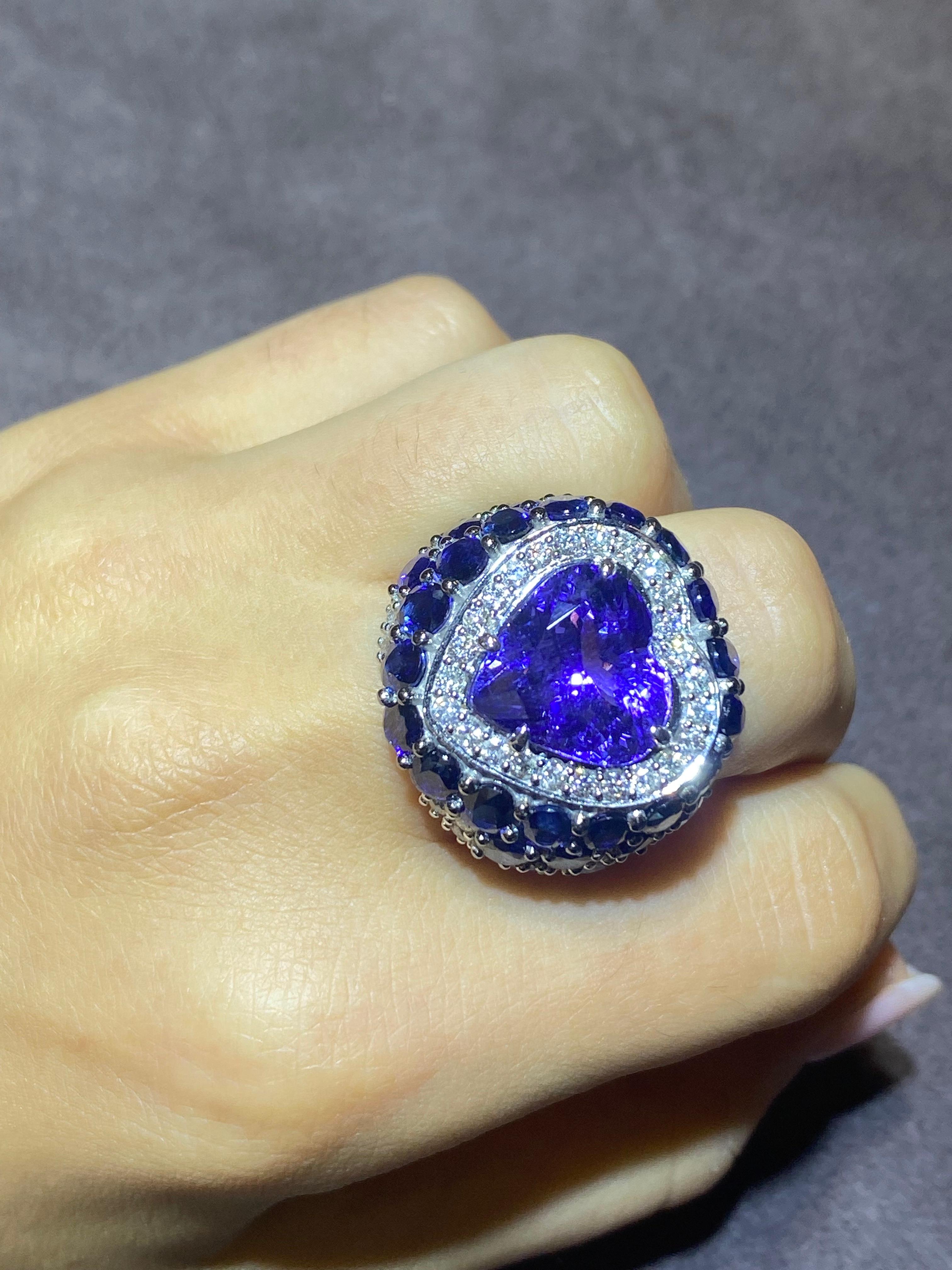 Modern Unique Blue Sapphire Diamond Heart White 18K Gold Ring For Sale