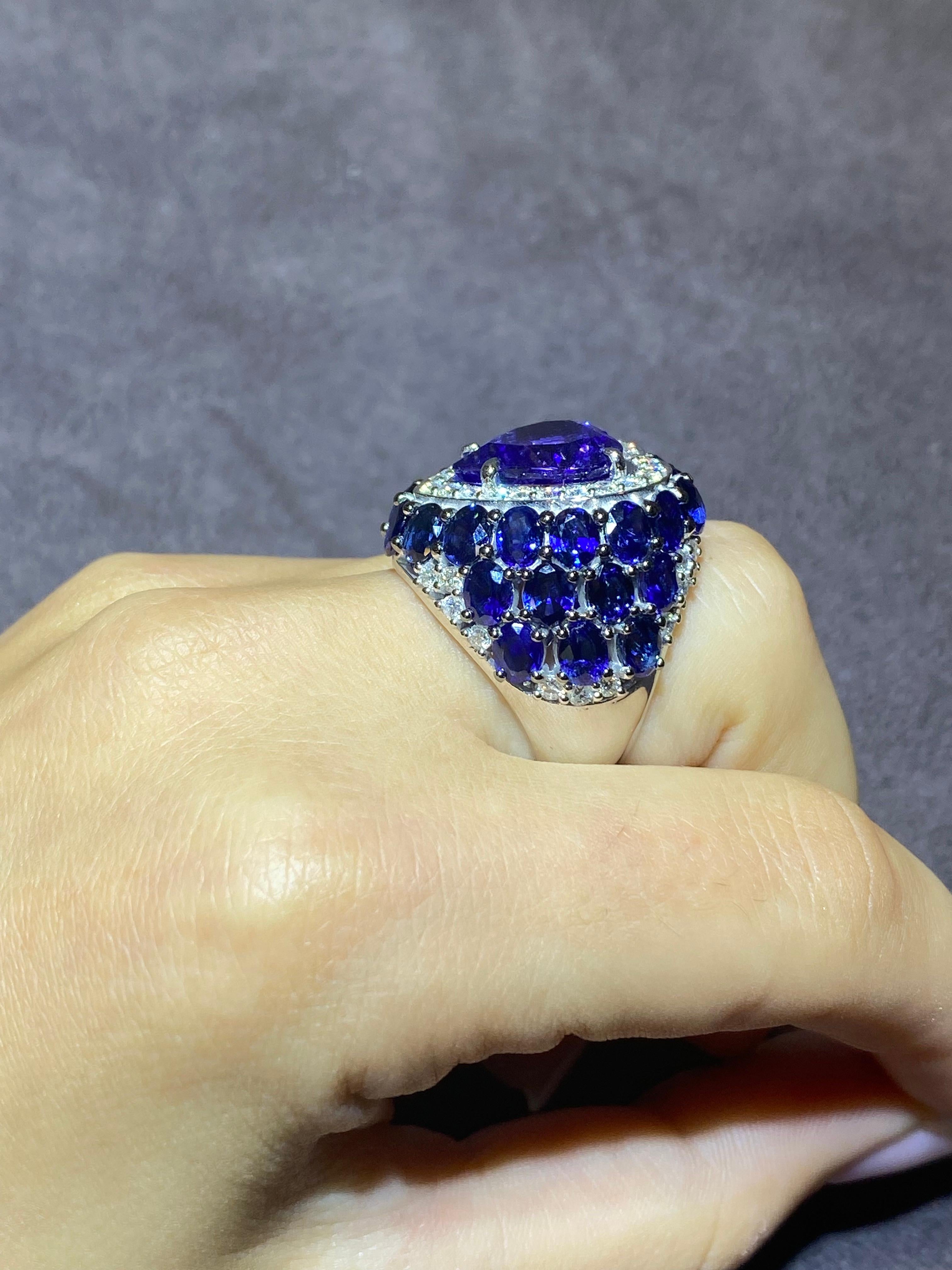 Round Cut Unique Blue Sapphire Diamond Heart White 18K Gold Ring For Sale