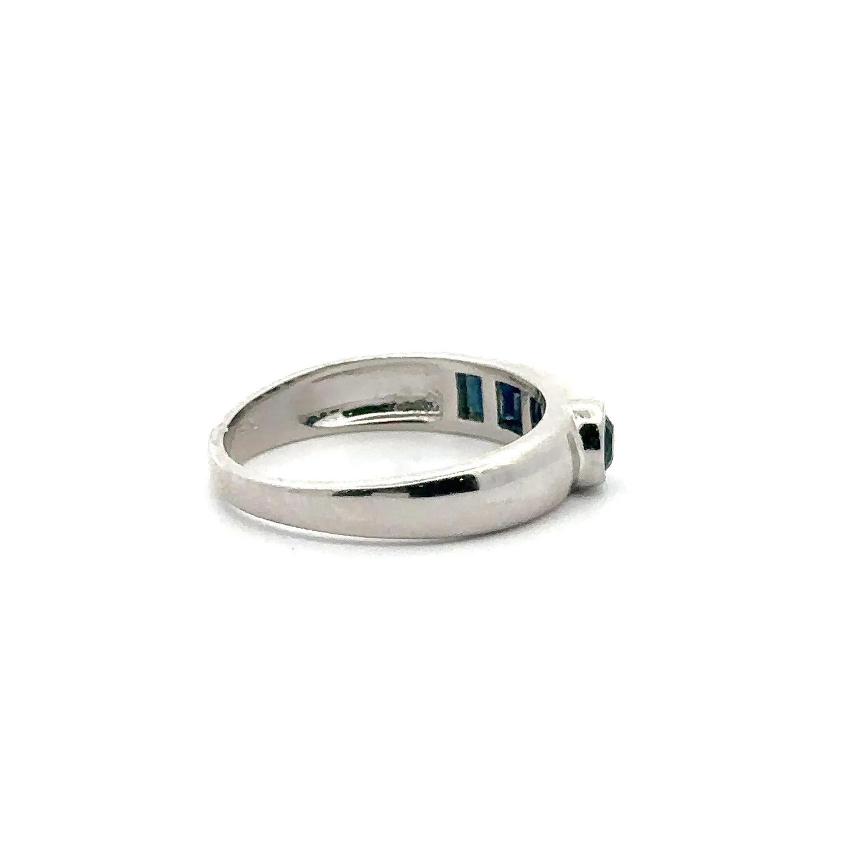 For Sale:  Unique Blue Sapphire Gemstone Band Ring in 925 Sterling Silver, Unisex Ring 3