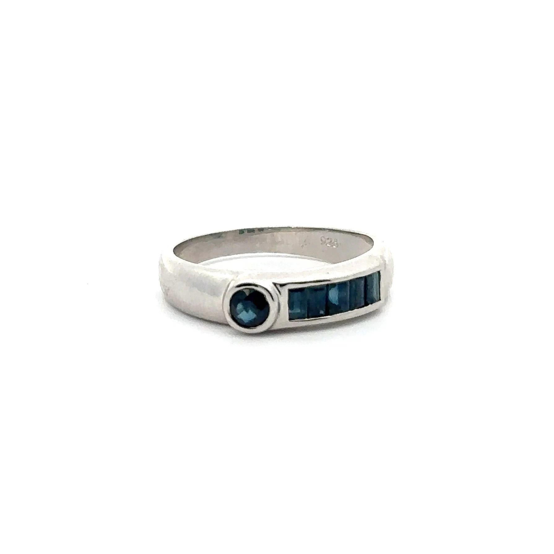 For Sale:  Unique Blue Sapphire Gemstone Band Ring in 925 Sterling Silver, Unisex Ring 5