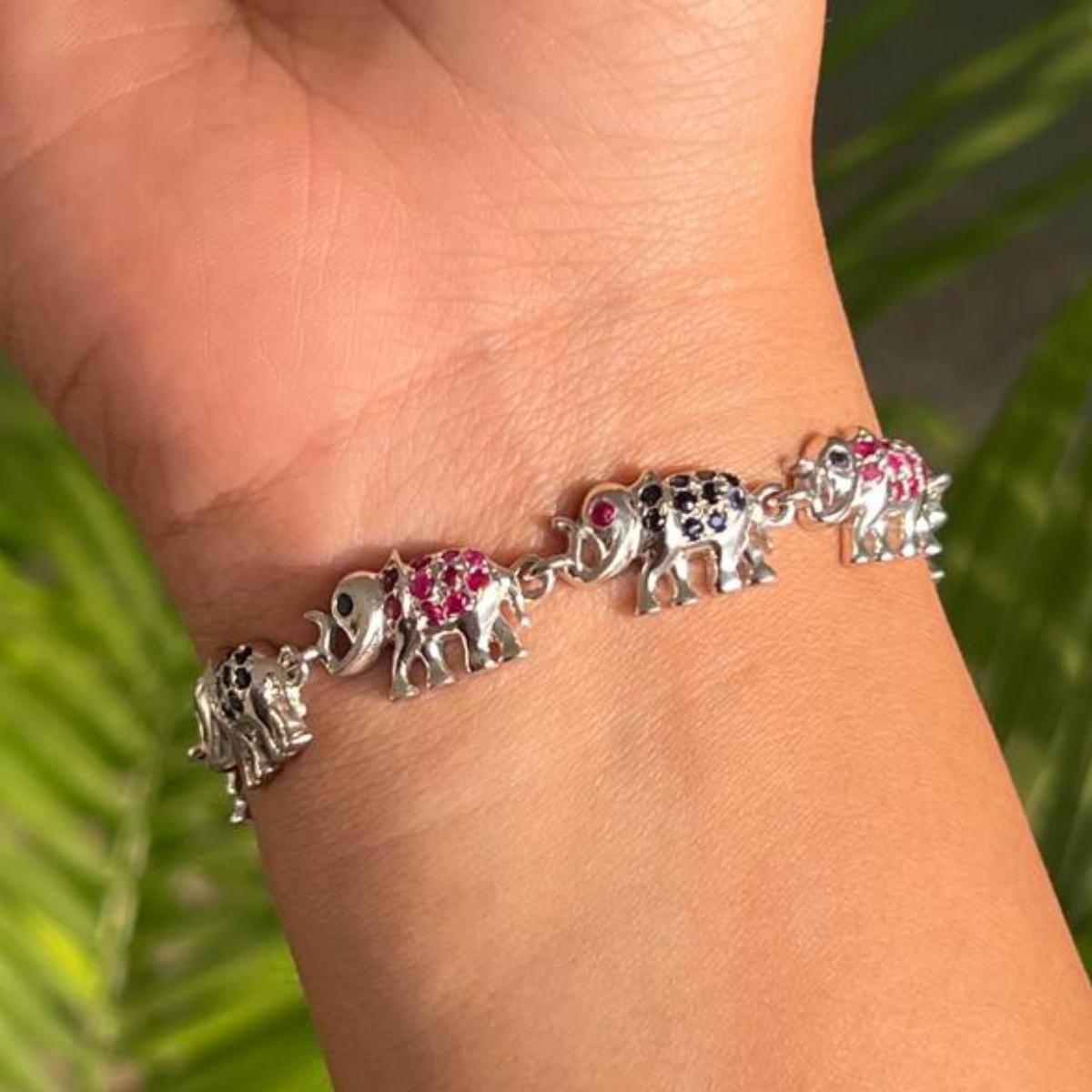 Bracelet éléphant clouté unique en argent sterling 925, saphir bleu et rubis en vente 2
