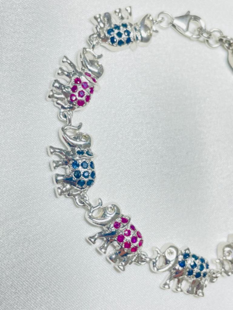 Pulsera única de zafiro azul y rubí con tachuelas de elefante en plata de ley 925 Corte redondo en venta
