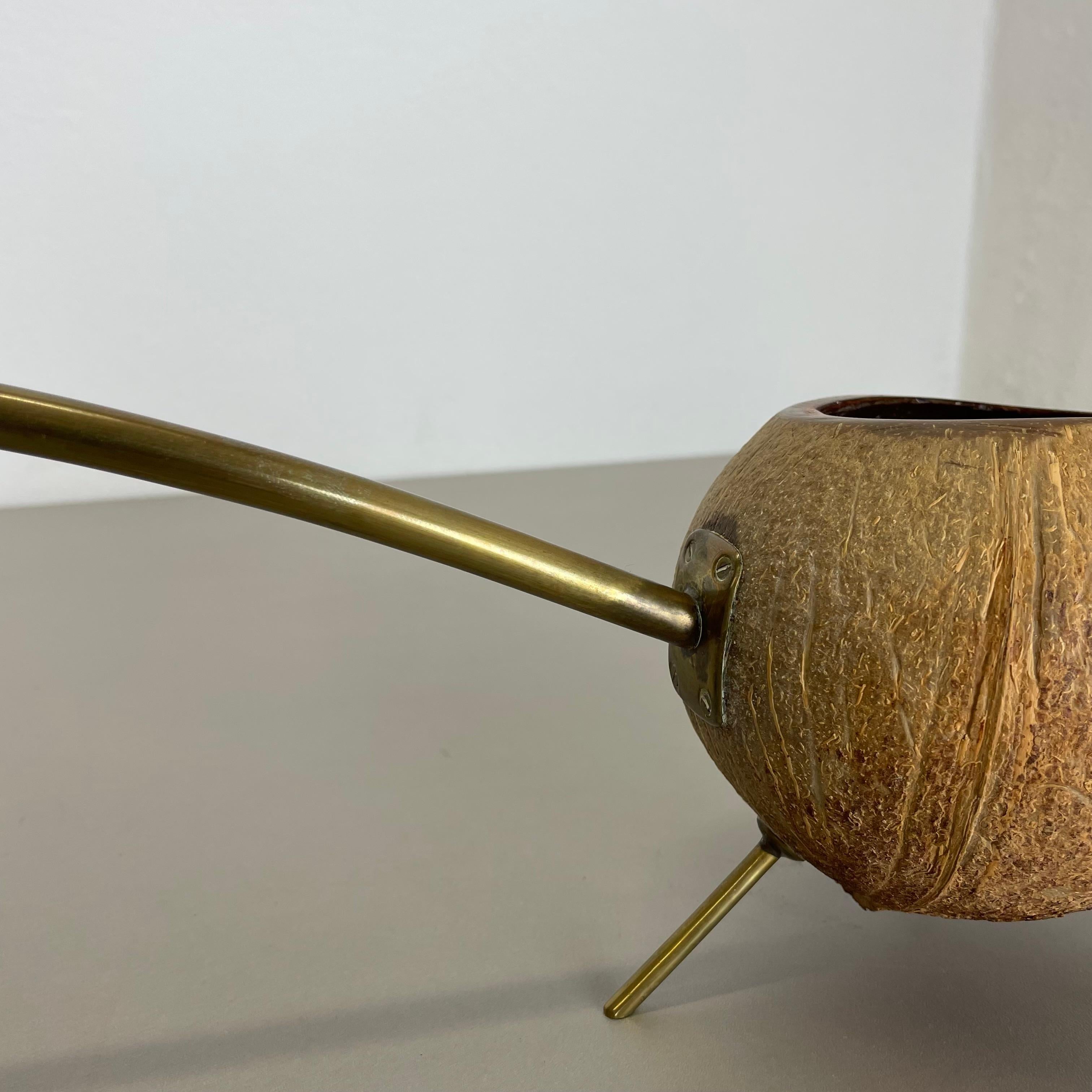 unique brass and COCONUT watering can by Carl Auböck attrib., Austria, 1950s In Good Condition For Sale In Kirchlengern, DE