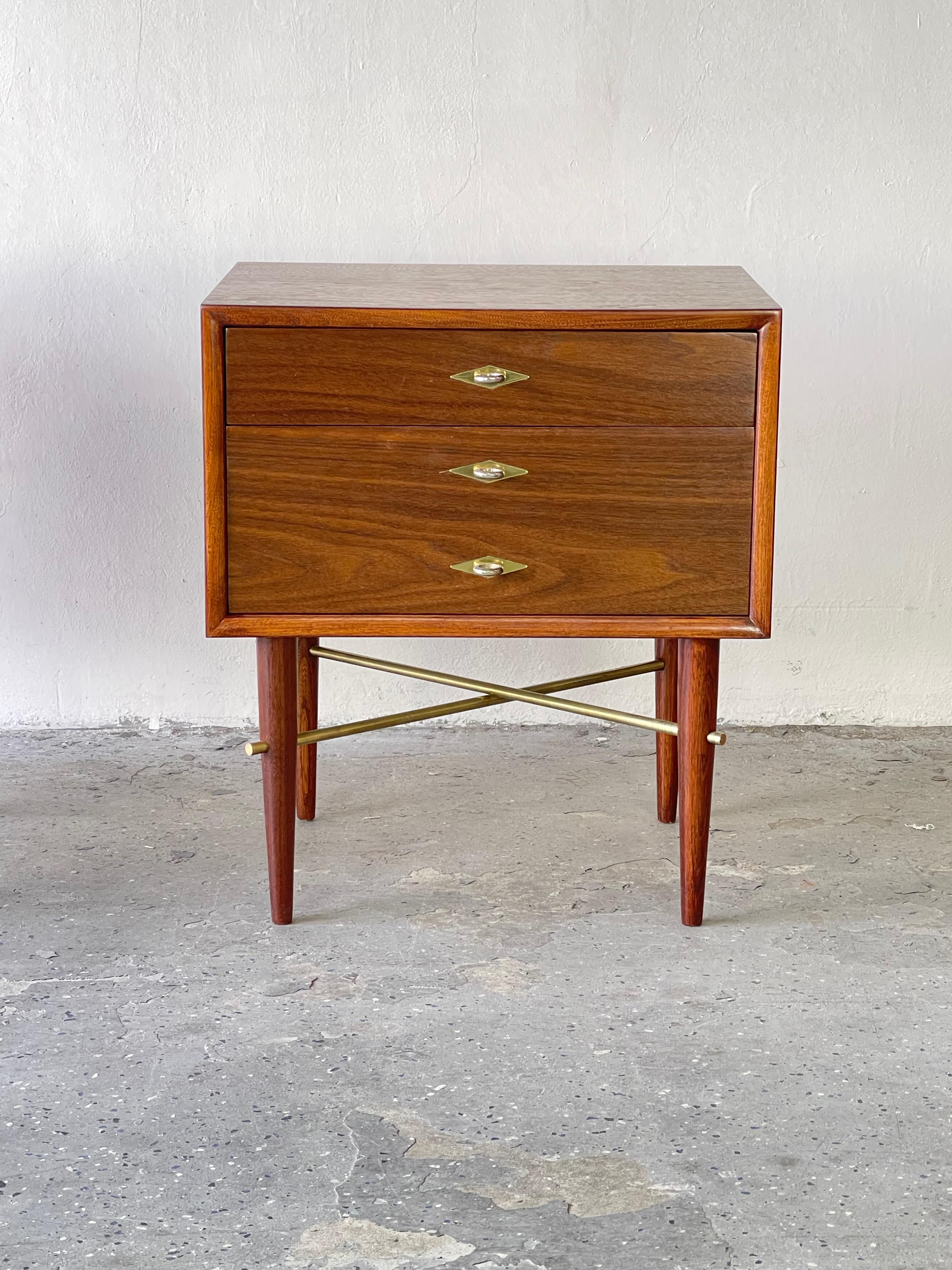 Unique Brass Cross Mid-Century Modern American Martinsville Nightstands In Good Condition In Las Vegas, NV