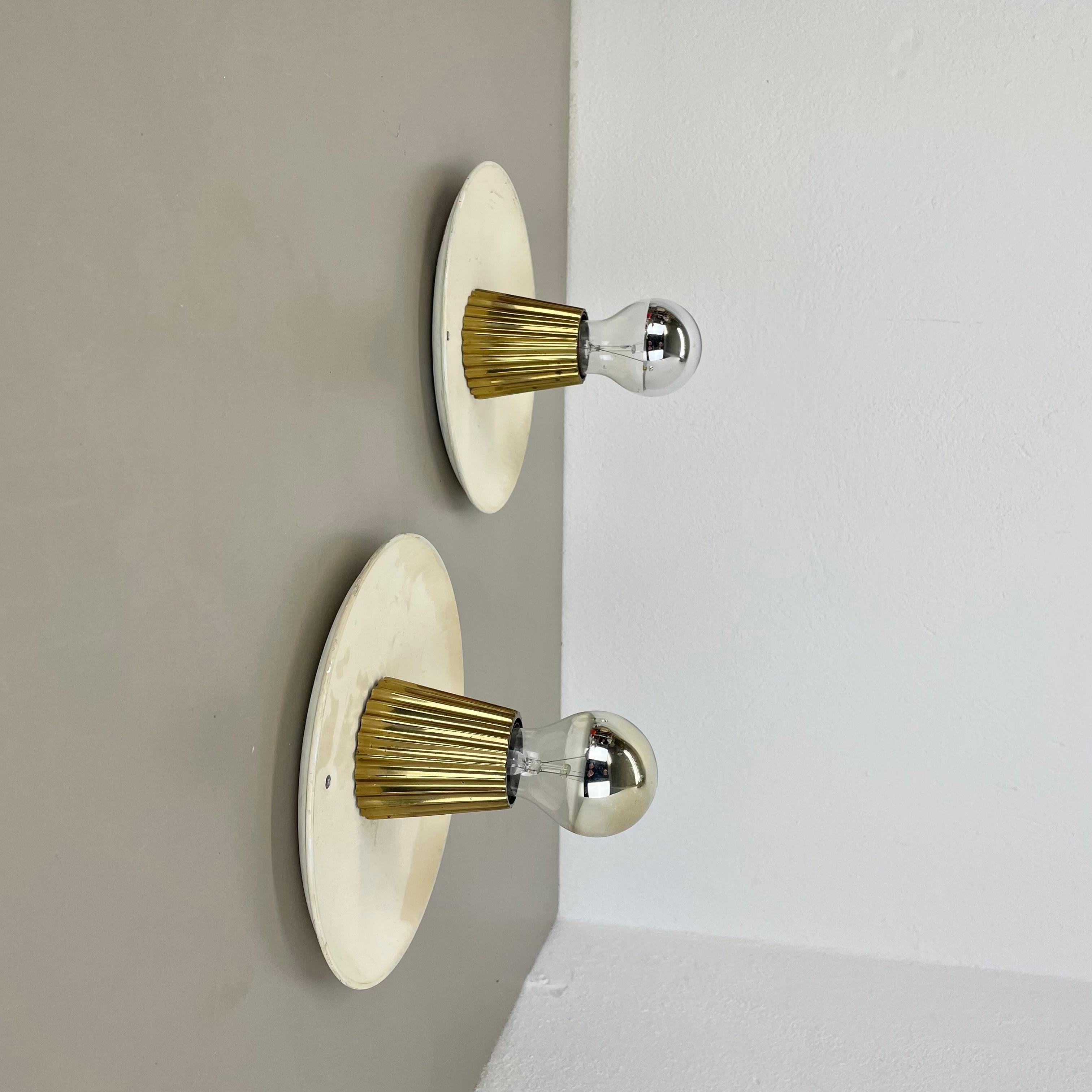 Mid-Century Modern unique spot en laiton Gino Sarfatti Style plafonnier mural Flushmount Italie 1950s en vente