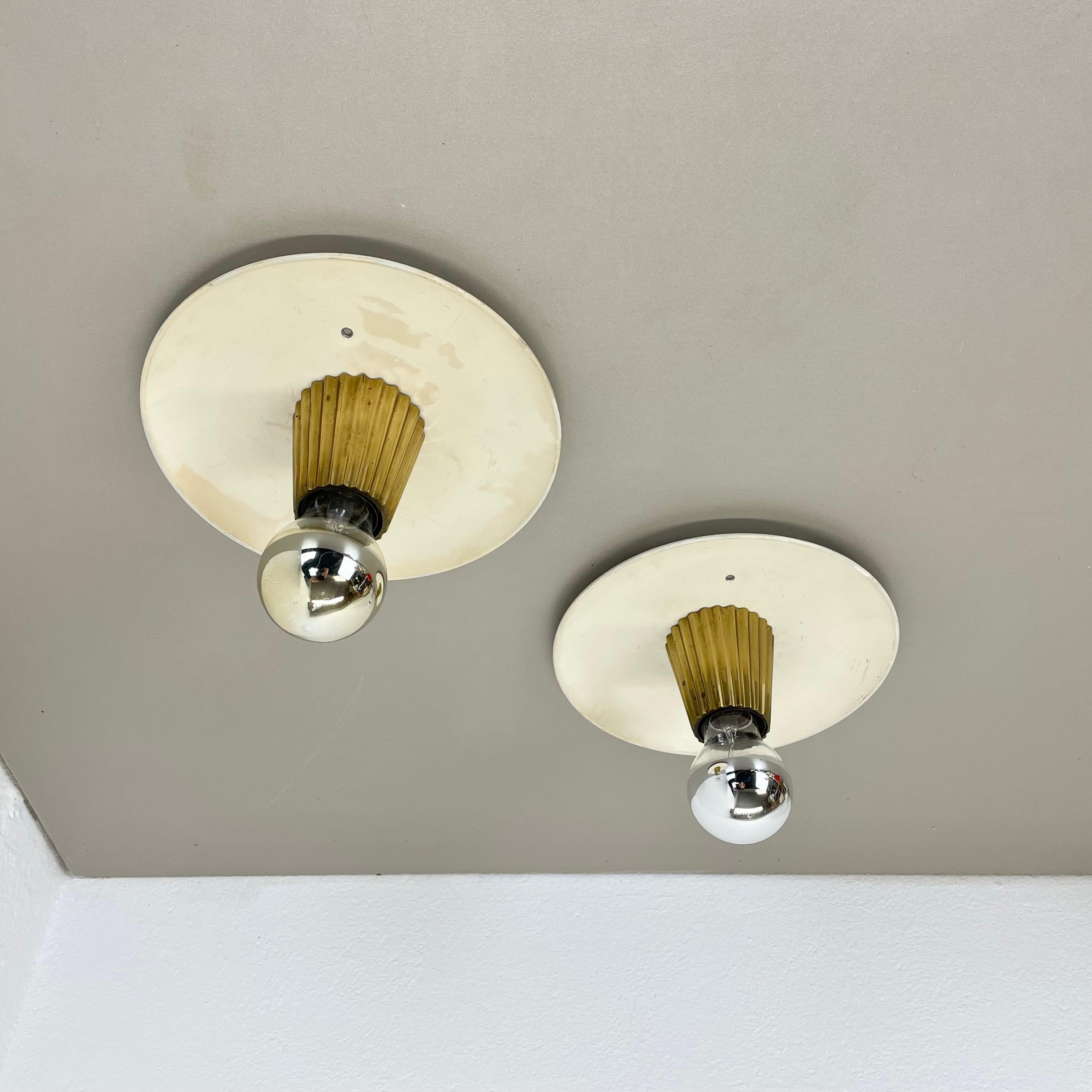 unique spot en laiton Gino Sarfatti Style plafonnier mural Flushmount Italie 1950s État moyen - En vente à Kirchlengern, DE