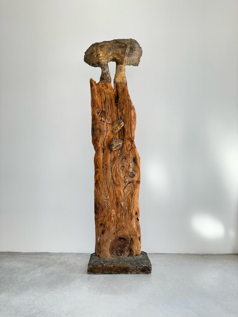Big contemporary sculpture in wood and bronze.
By French artiste Francoise Mayeras.

Materials : Wood & Bronze
Size : 120 × 32 × 15 cm
Rarity : Unique
Medium : Sculpture
Condition : Perfect
Signature : Stamped by artist's estate,