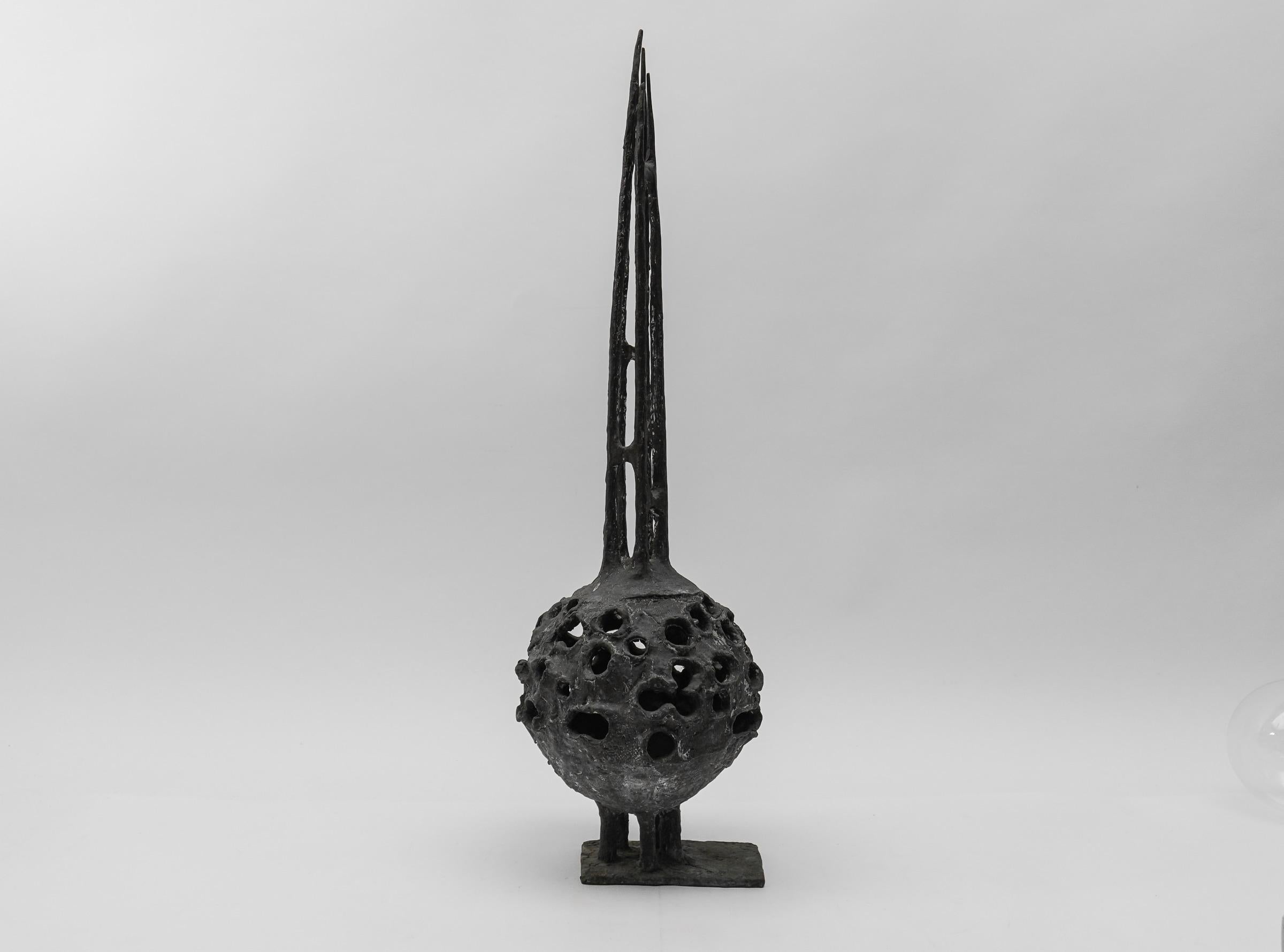 Unique Bronze Design of the Ball Fountain from Nuremberg by Günther Rossow For Sale 8