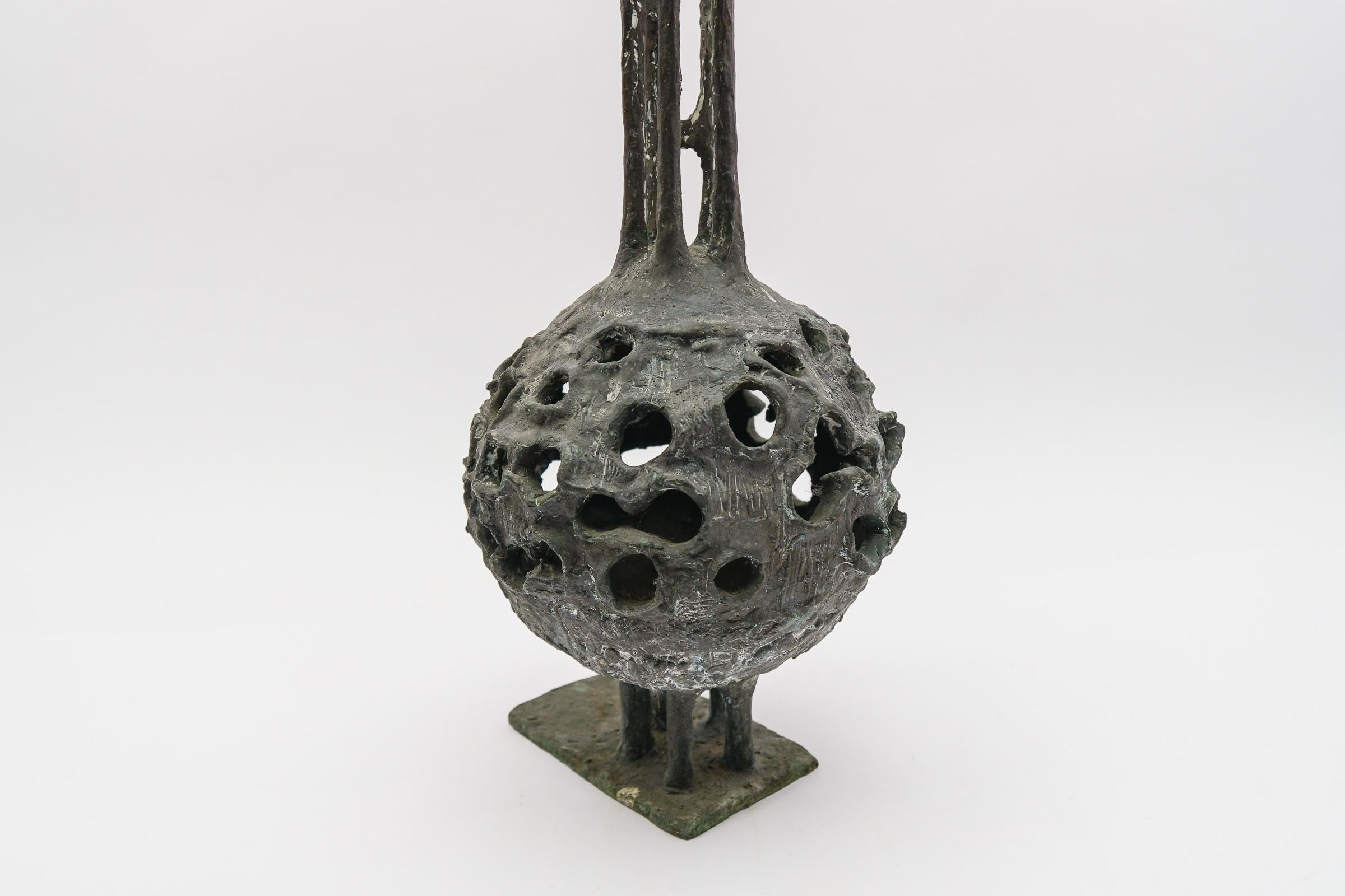 Unique Bronze Design of the Ball Fountain from Nuremberg by Günther Rossow For Sale 1