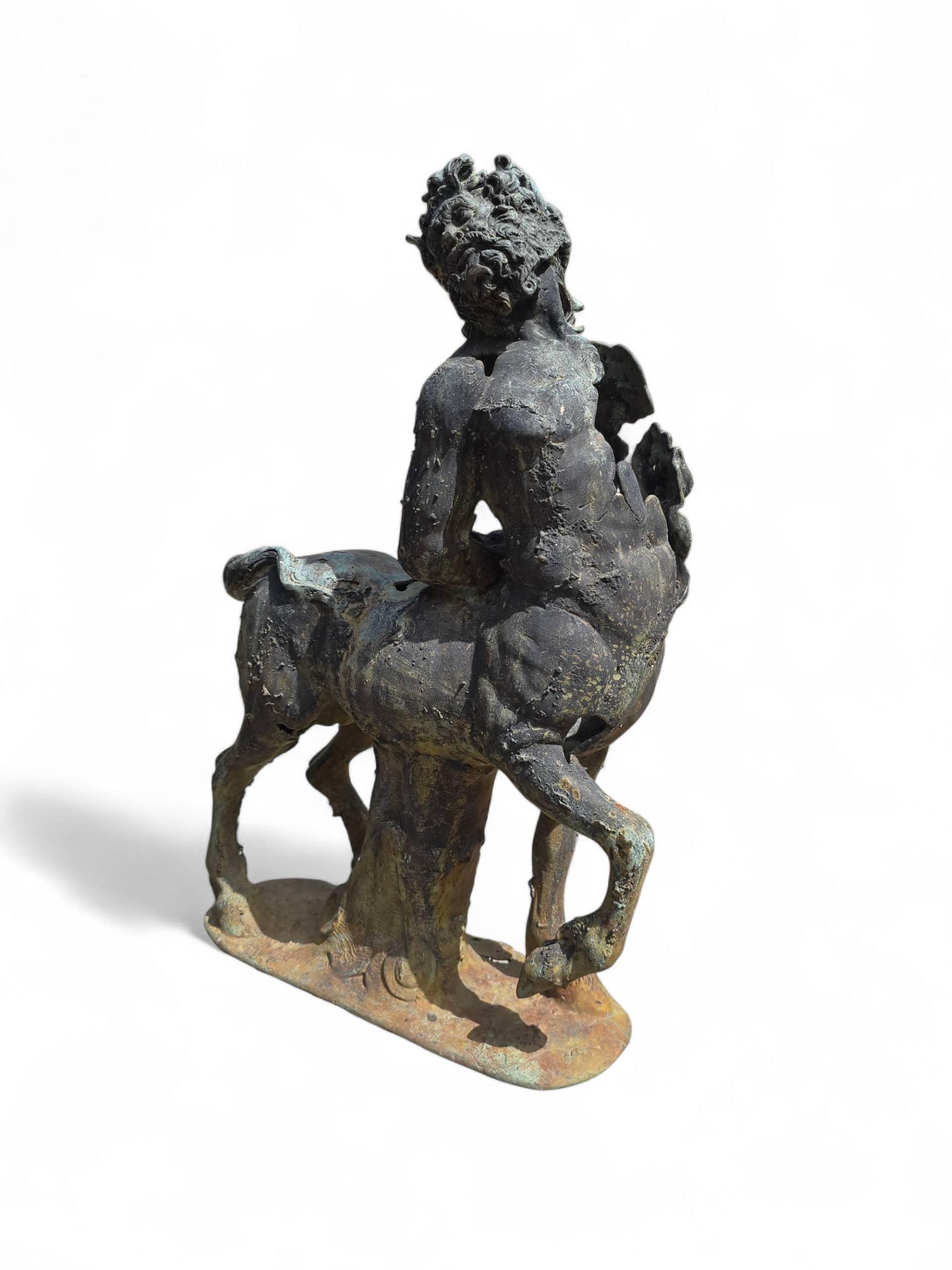 Scultura unica in bronzo di un centauro, Italia, XX secolo In condizioni buone in vendita a Madrid, ES
