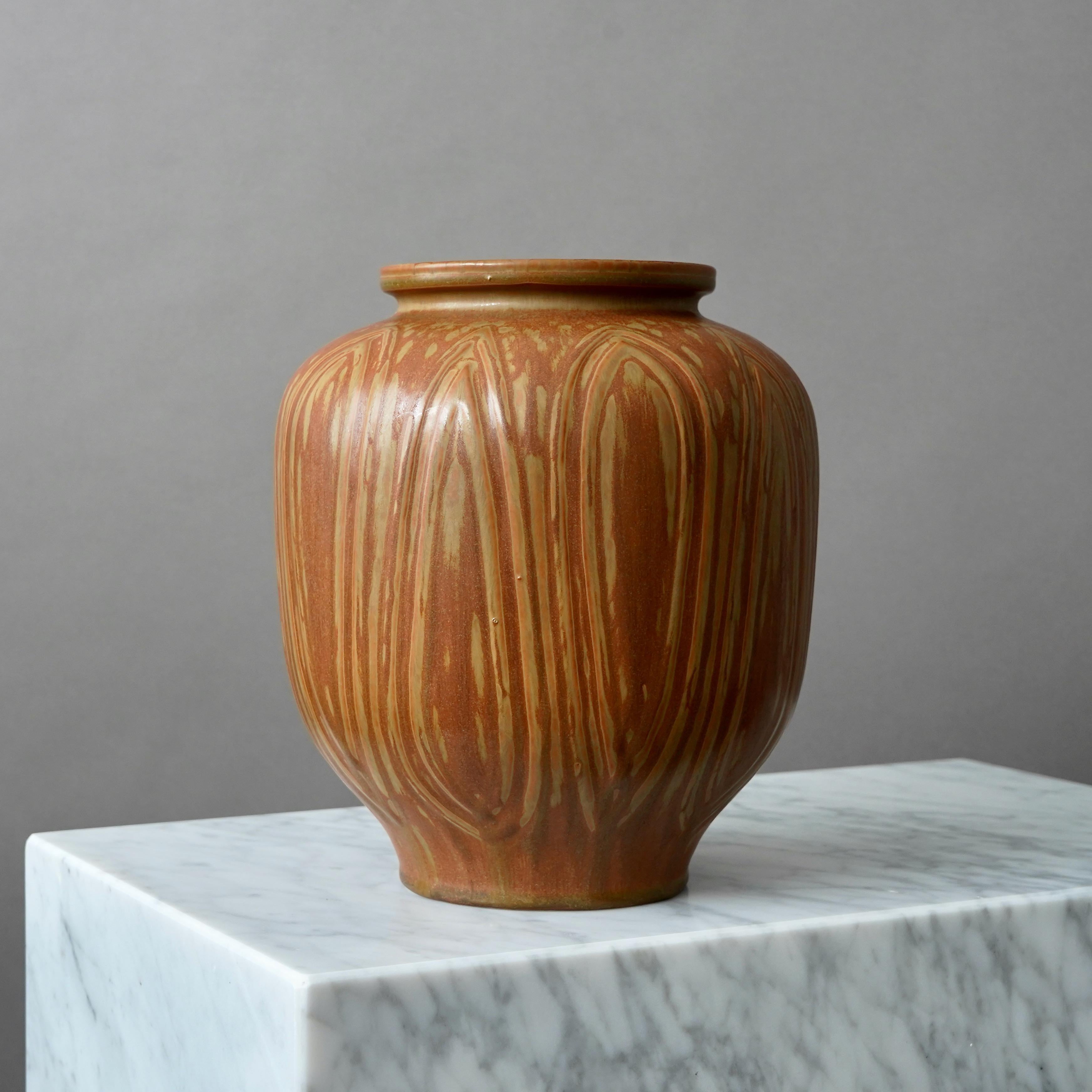 Unico vaso in gres marrone di Gunnar Nylund per Rorstrand, Svezia, anni '40 in vendita 1