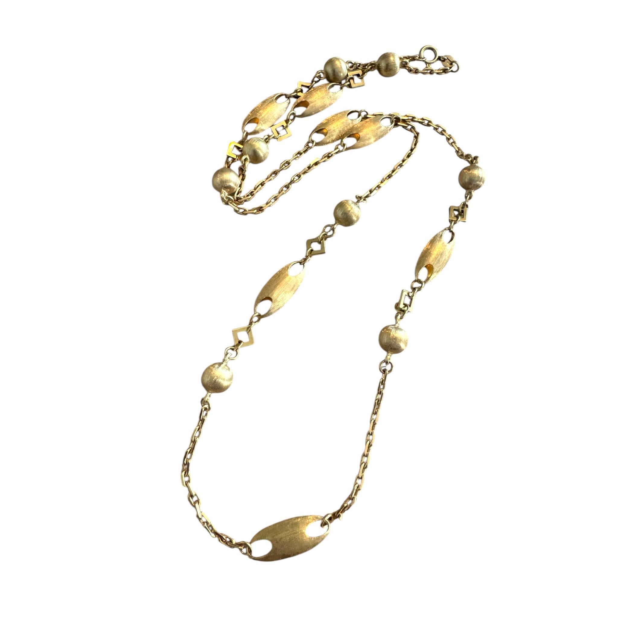 Collier en or unique de 26,5 pouces avec finition brossée Pour femmes en vente