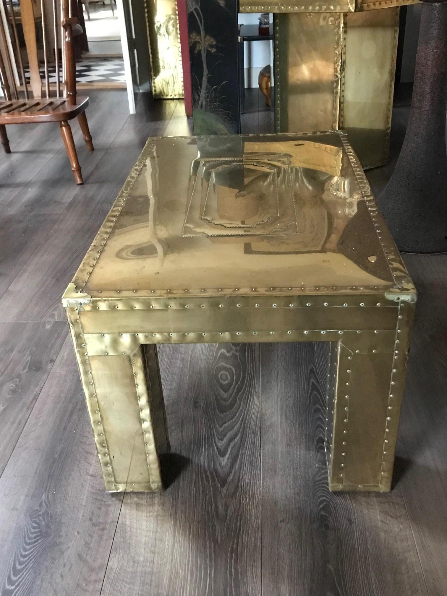 Unique brutalist brass coffe table/. France 1960's In Good Condition For Sale In BAAMBRUGGE, NL