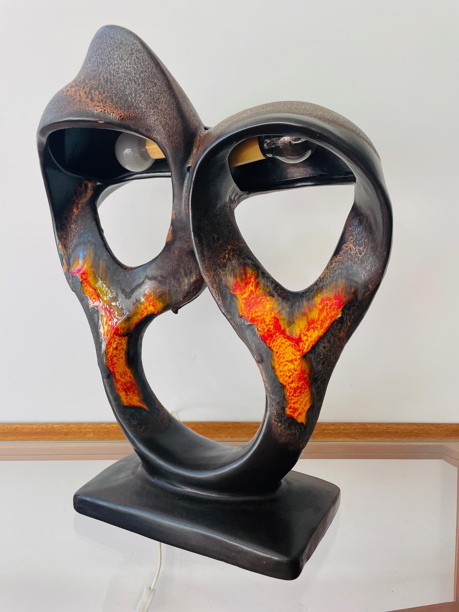Brutalisme Lampe «lava » brutaliste unique. Magnifique et rare lampe en céramique. Années 60/70, Allemagne