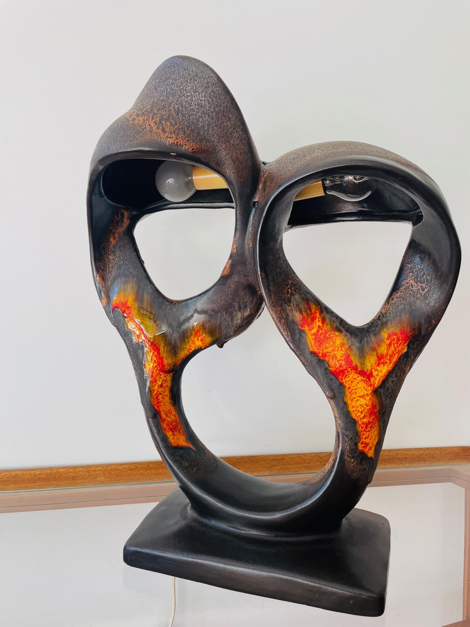 italien Lampe «lava » brutaliste unique. Magnifique et rare lampe en céramique. Années 60/70, Allemagne