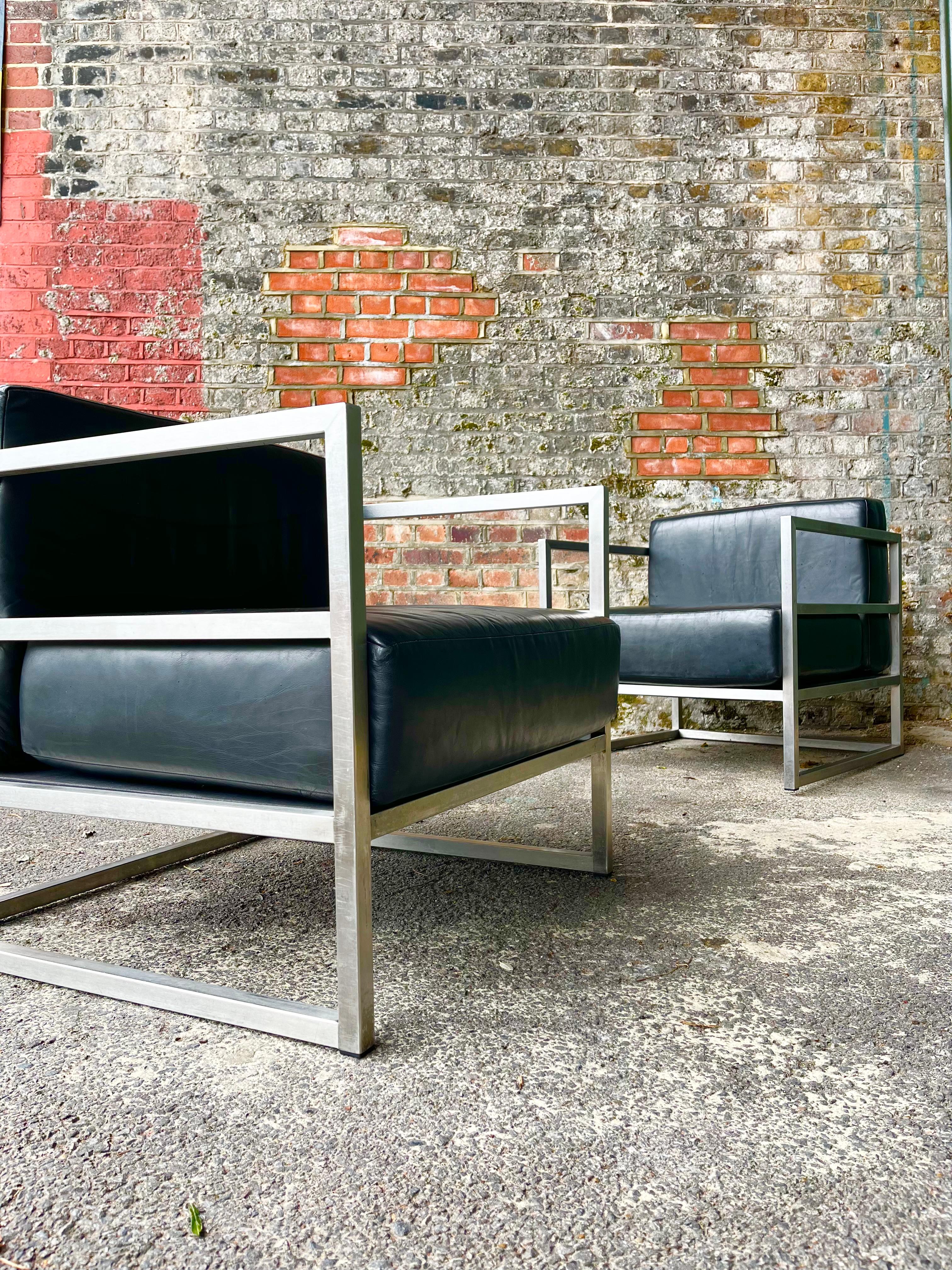 Unique Brutalist Modernist Pair Mid Century Amchairs Chairs Le Corbusier Style In Good Condition For Sale In London, GB