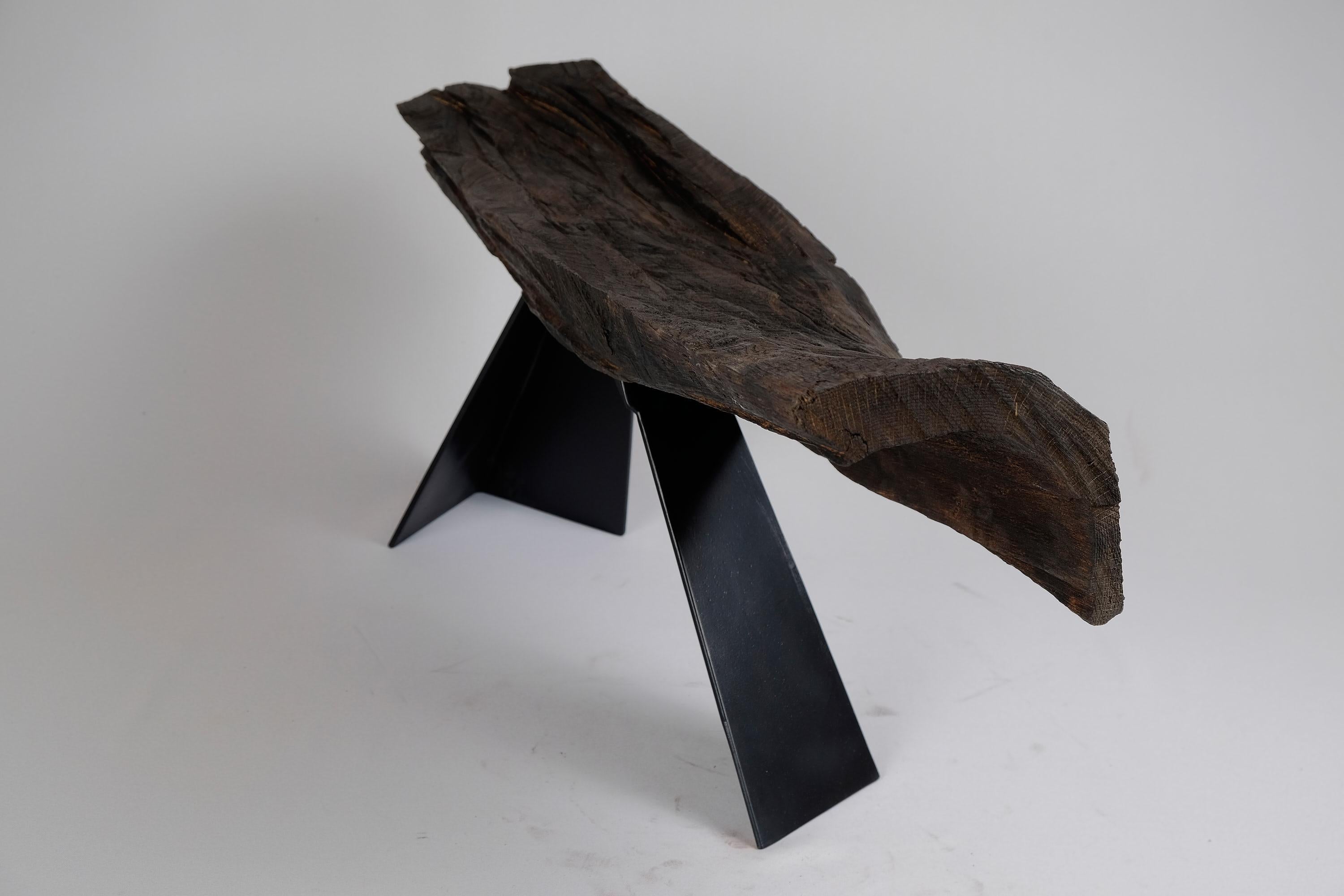 Legno Panchina in rovere brutalista unica nel suo genere, naturale ed ecologica, Logniture in vendita