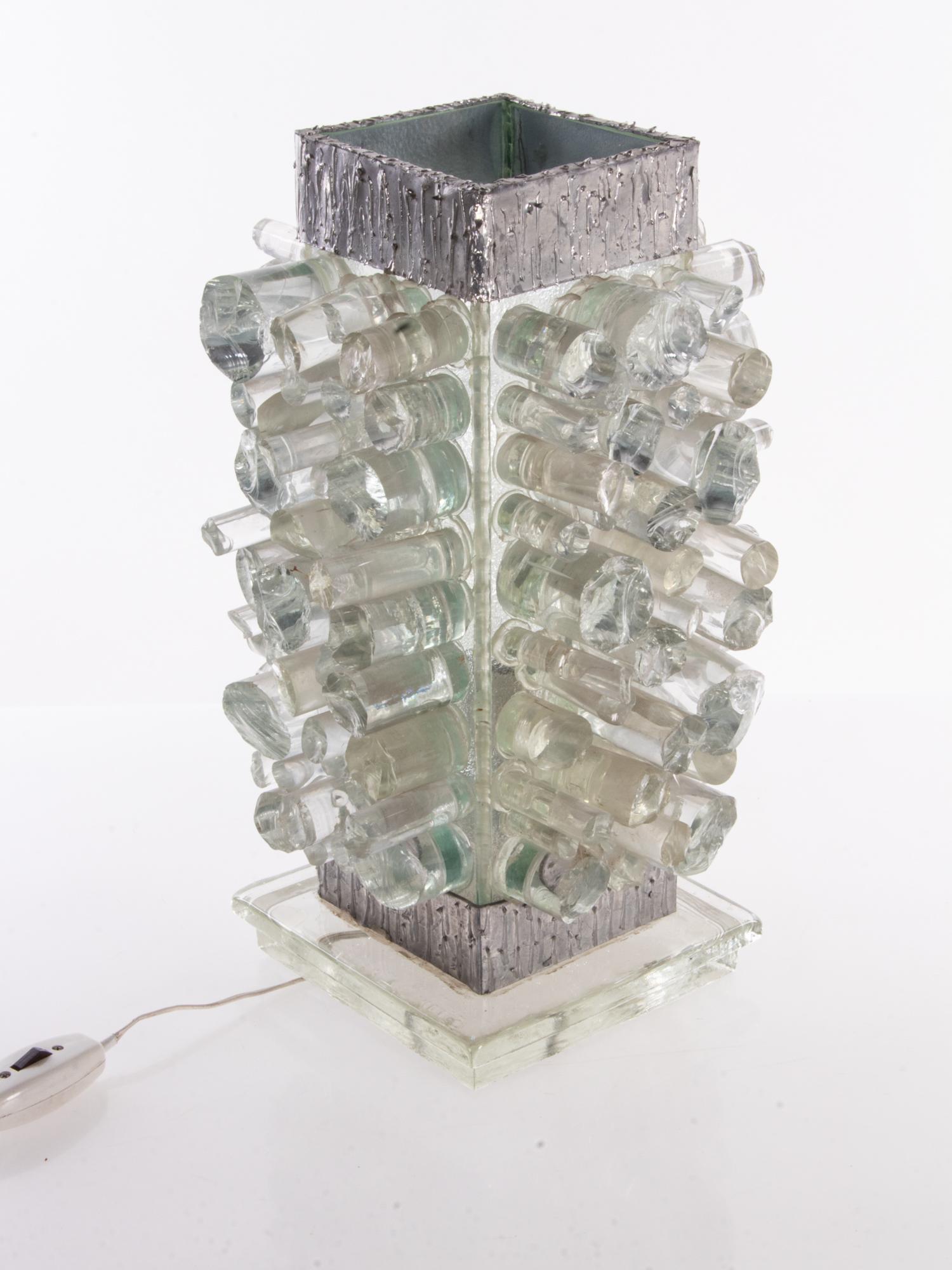 Lampe de table brutaliste unique en verre de Murano de 18 pouces à la manière de Poliarte 1960 en vente 4