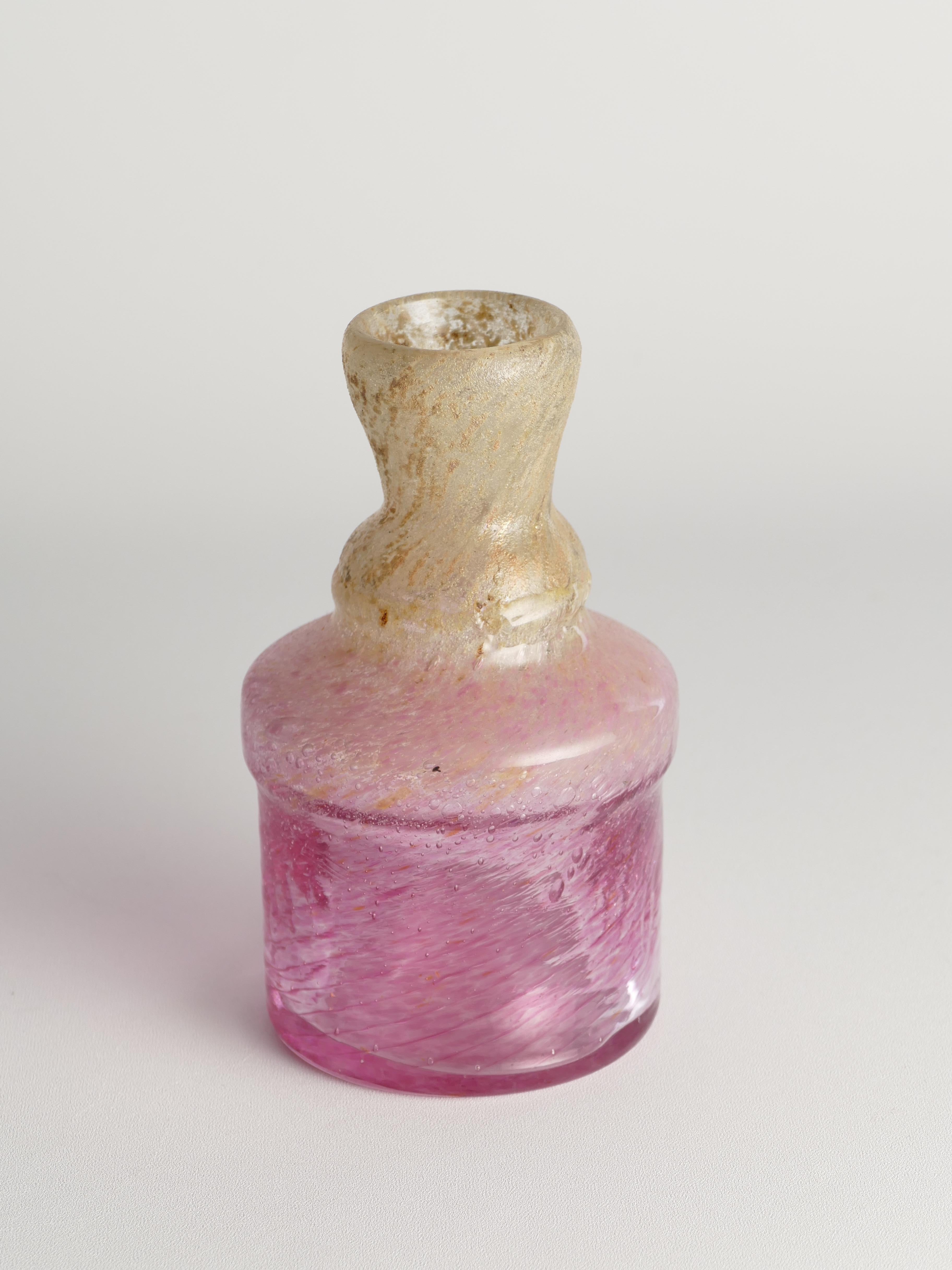 Einzigartige Vase aus rosa und gelbem Bubblegum-Kunstglas von Milan Vobruba, Schweden 1980er Jahre im Angebot 5