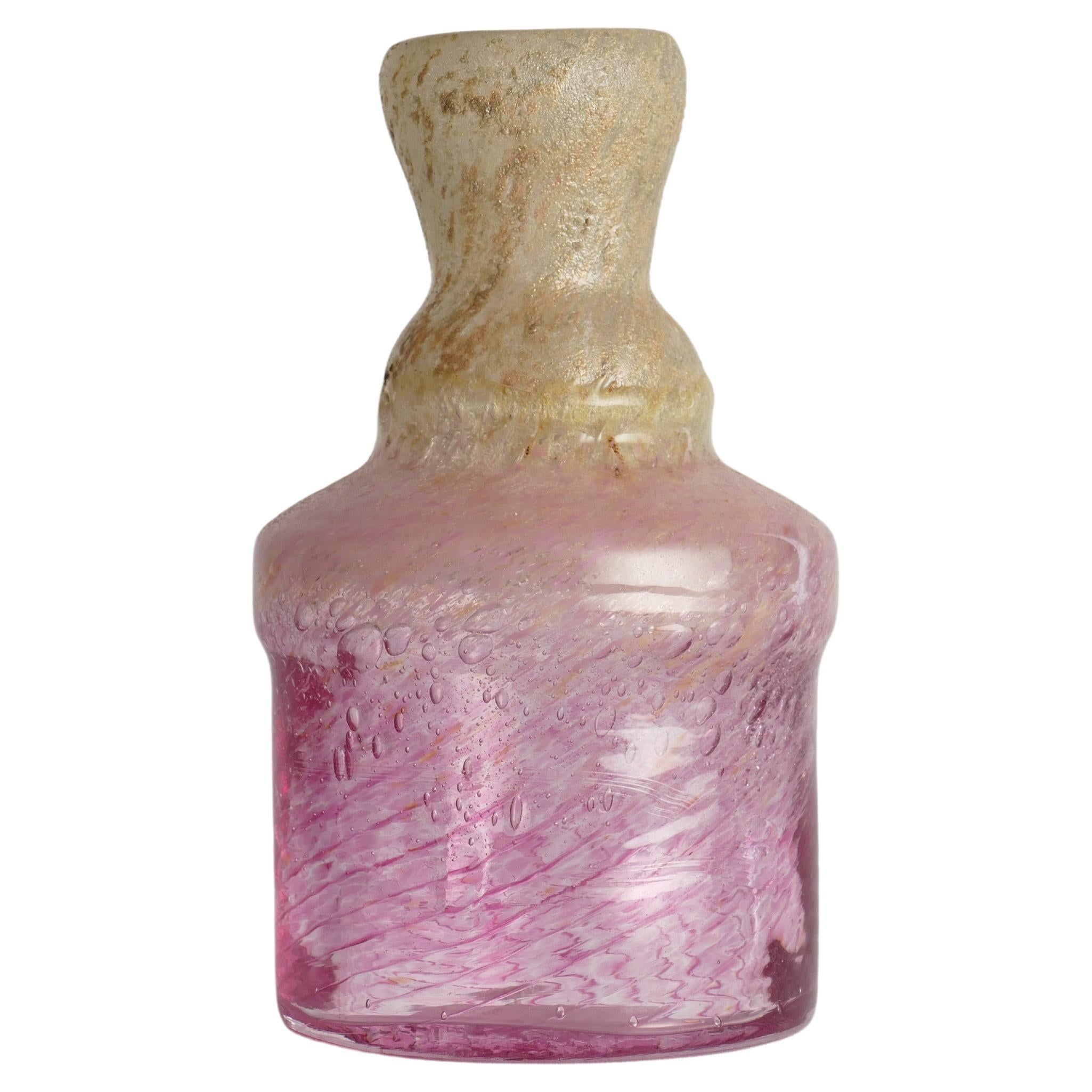 Einzigartige Vase aus rosa und gelbem Bubblegum-Kunstglas von Milan Vobruba, Schweden 1980er Jahre im Angebot