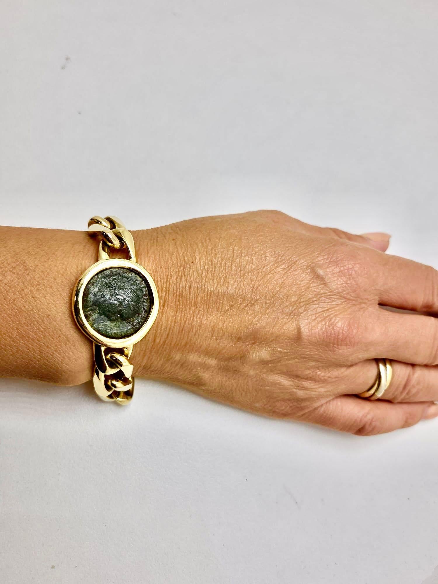 Unique Bulgari 1970s Monete Yellow Gold Coin Bracelet with Roman Emperor Domitia in vendita 2