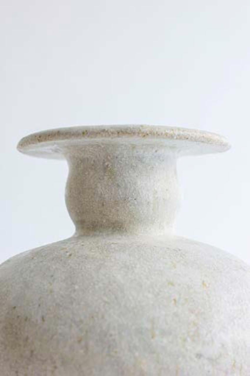Spanish Unique Cálpide Blanco, Hueso Vase by Raquel Vidal and Pedro Paz For Sale