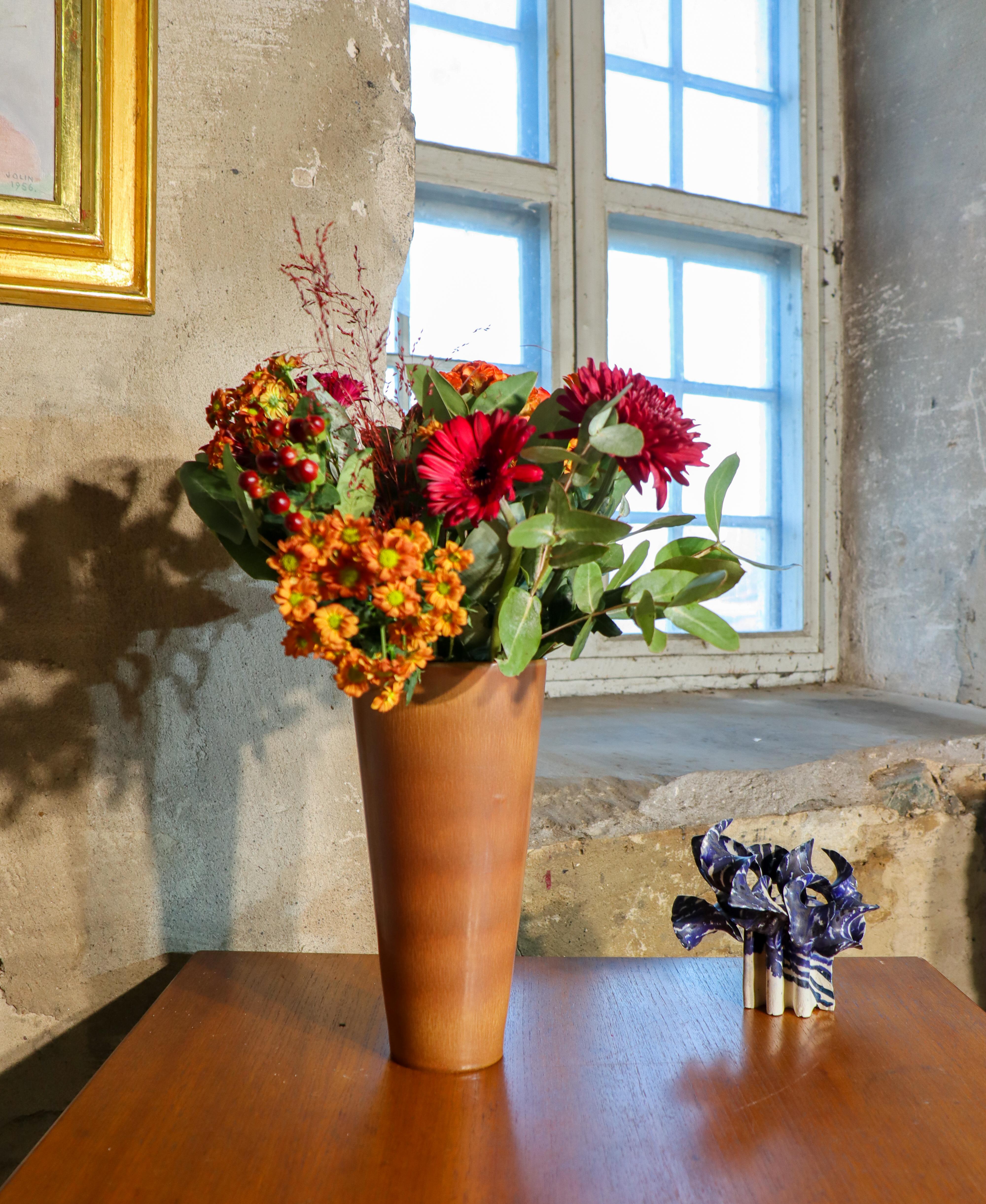 Céramique unique -  Sculpture bleue abstraite de Britt-Ingrid Persson, Suède en vente 5