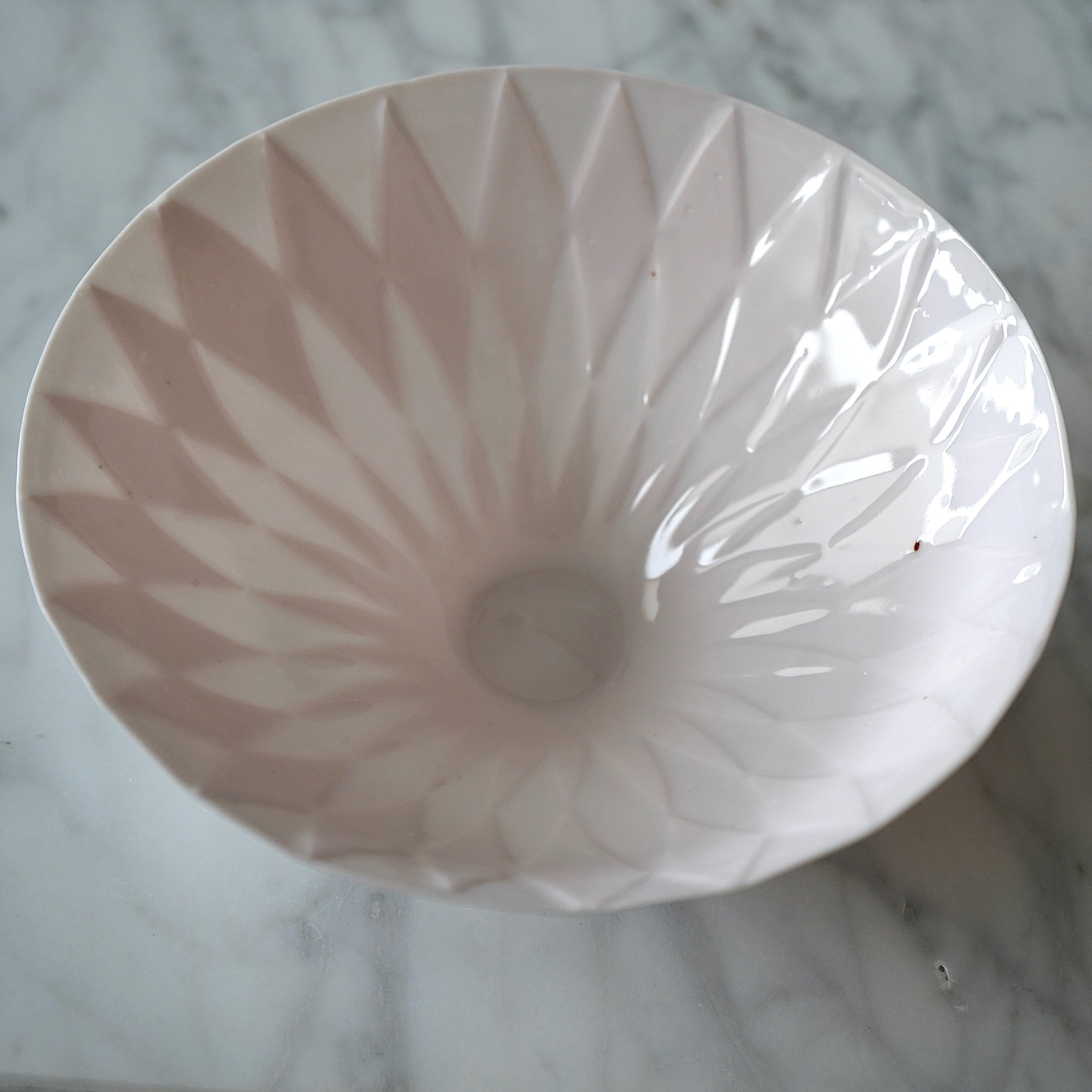 Finnish Unique Ceramic Bowl by Aune Siimes. Arabia, Finland, 1950s.