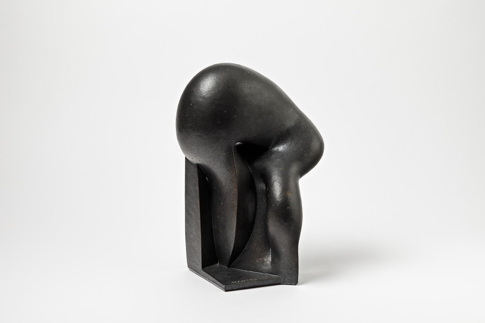 Une sculpture unique en céramique avec une décoration en glaçure noire par Pierre Martinon.
Conditions d'origine parfaites.
Signé à la base 