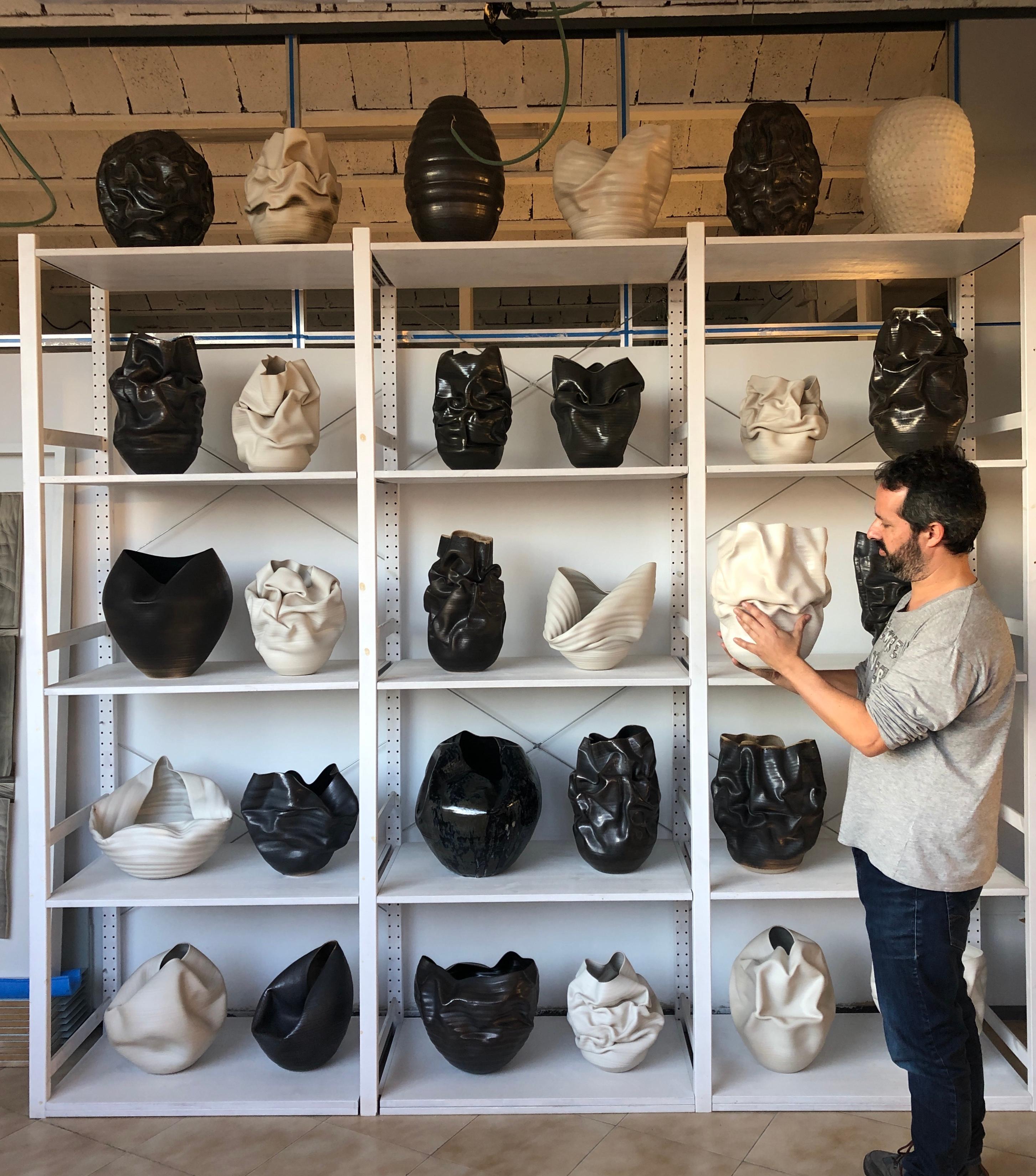 Unique Ceramic Sculpture Vessel N.55, Black Wave Form, Objet d'Art 3