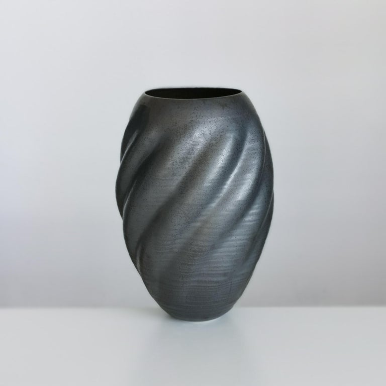 Unique Ceramic Sculpture Vessel N.55, Black Wave Form, Objet d'Art For Sale 1