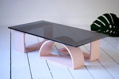 Table d'appoint en céramique unique de Theodora Alfredsdottir