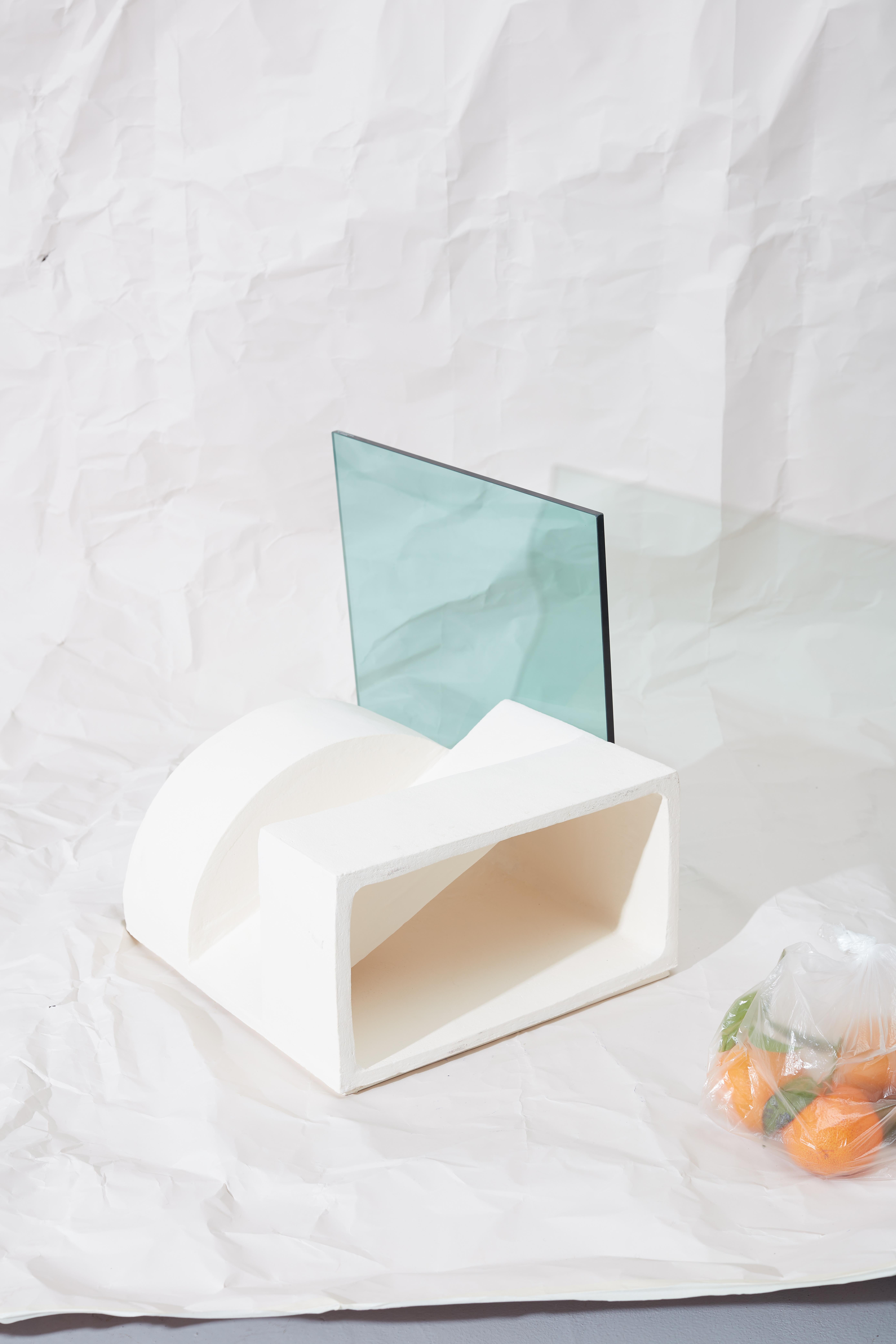 Moderne Table d'appoint en céramique unique de Theodora Alfredsdottir en vente