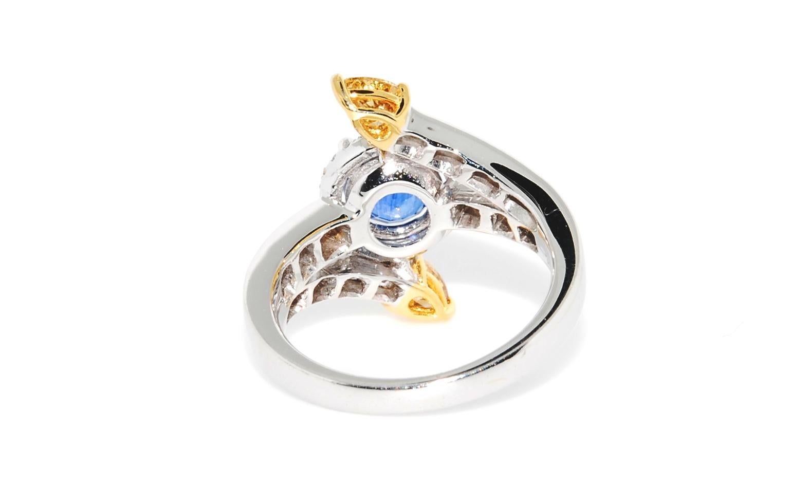 Unique Ceylon Sapphire and Yellow Diamond Fashion Ring in 18 Karat White Gold In New Condition For Sale In Lake Havasu City, AZ
