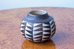 Vase Chamotte unique de Kåre Berven Fjeldsaa, dans son propre Studio, Norvège, vers 1954