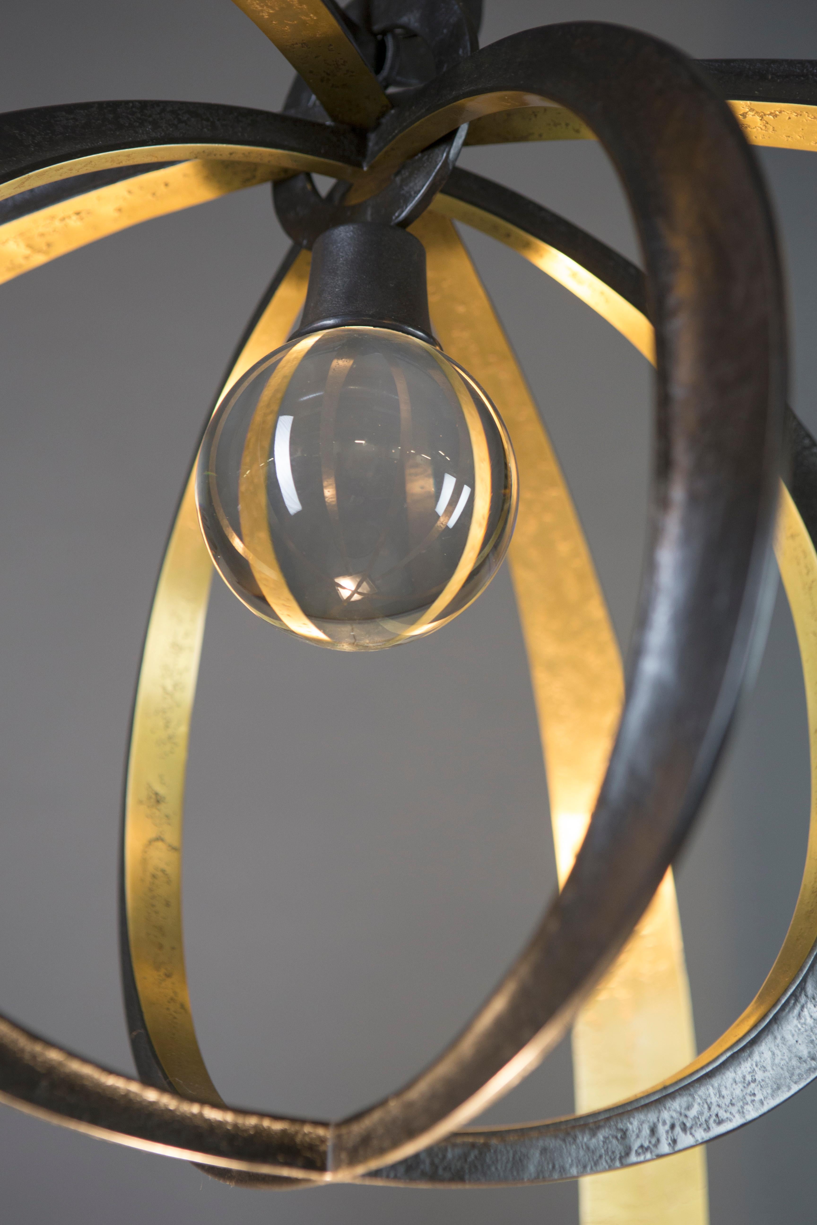 Lustre en cristal de roche et bronze Herve Van der Straeten, France, signé  en vente 1