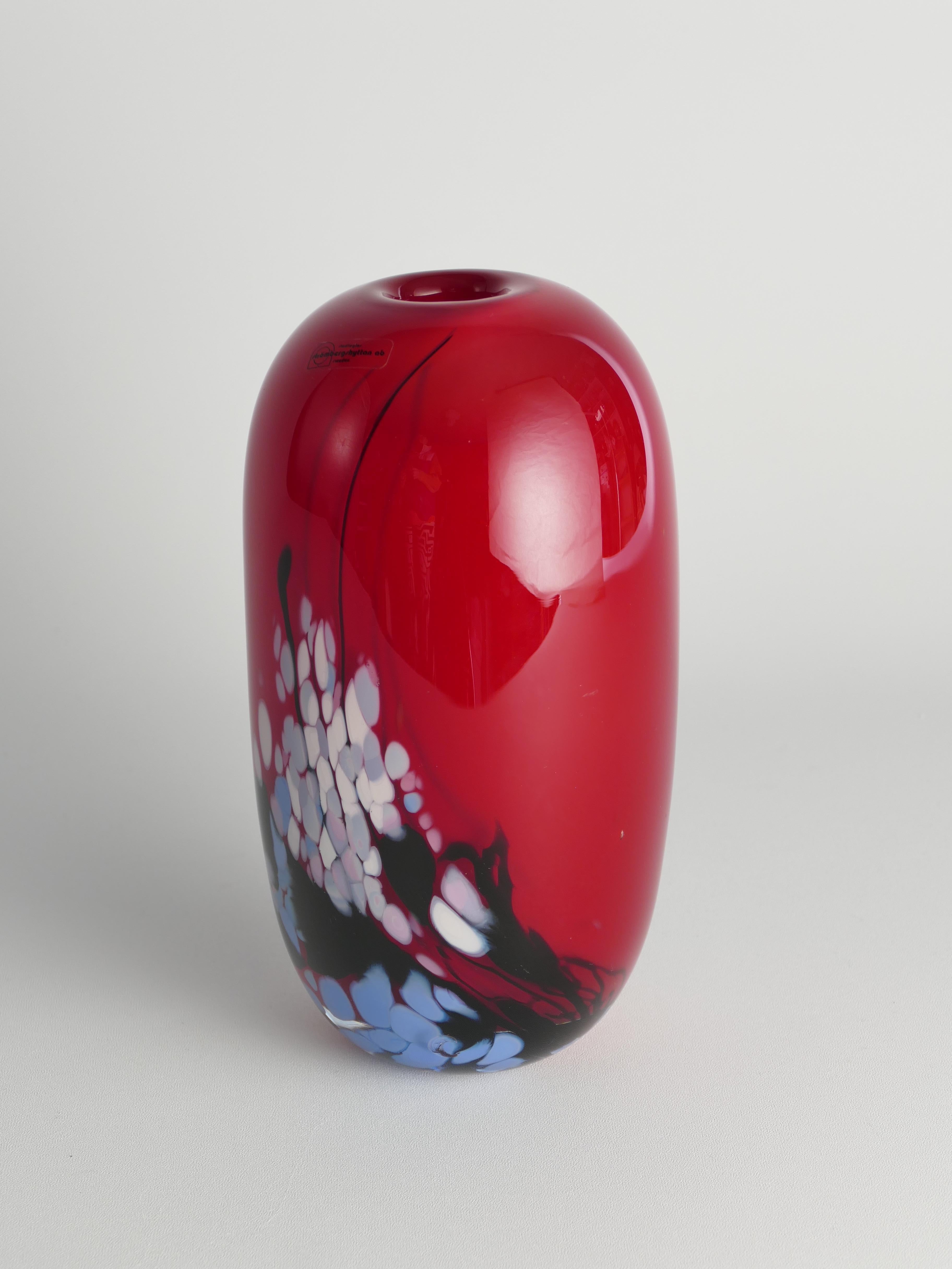 Unique Cherry Red Art Glass Vase by Mikael Axenbrant, Sweden 1990 For Sale 11