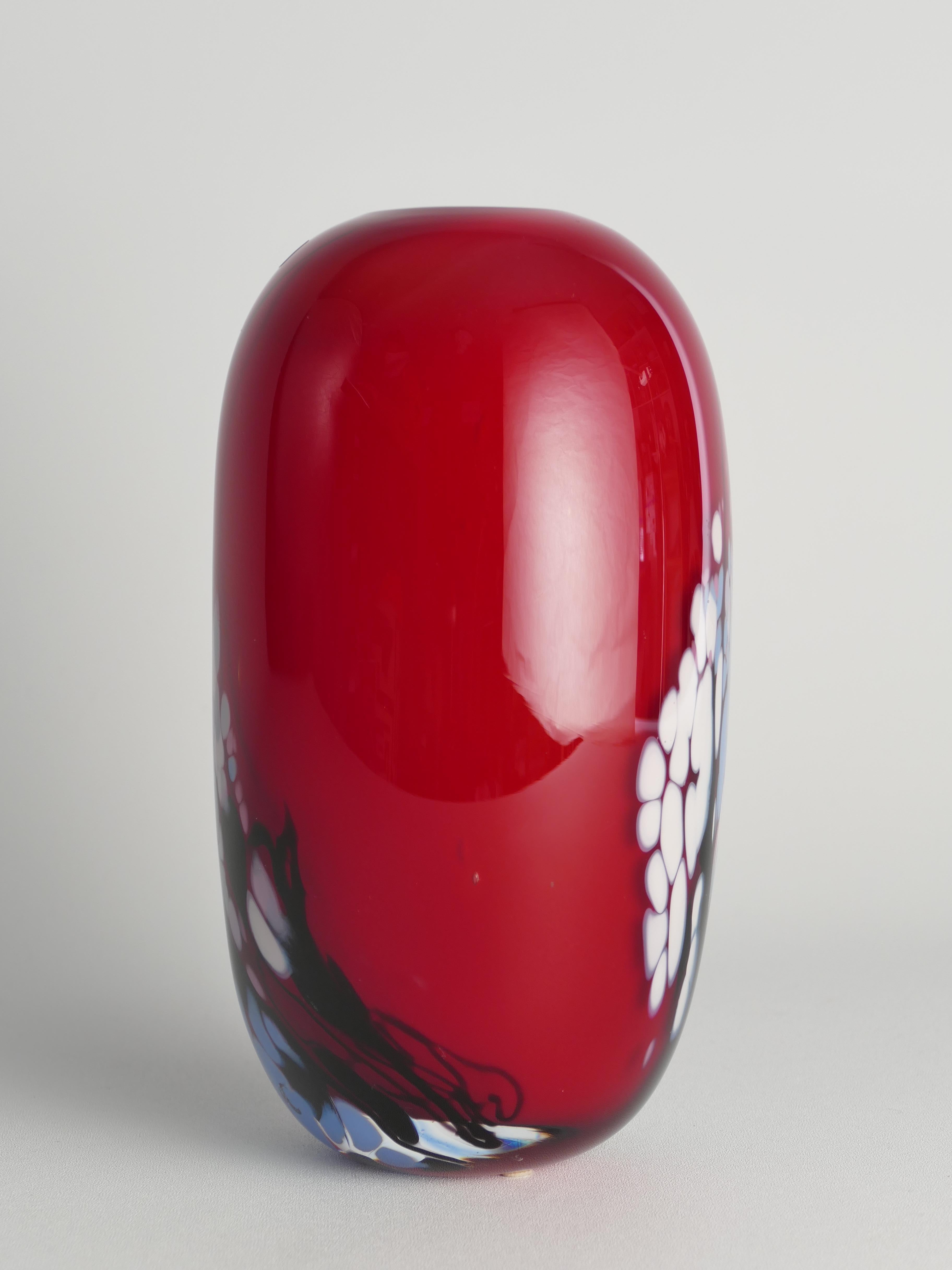 Unique Cherry Red Art Glass Vase by Mikael Axenbrant, Sweden 1990 In Good Condition For Sale In Grythyttan, SE