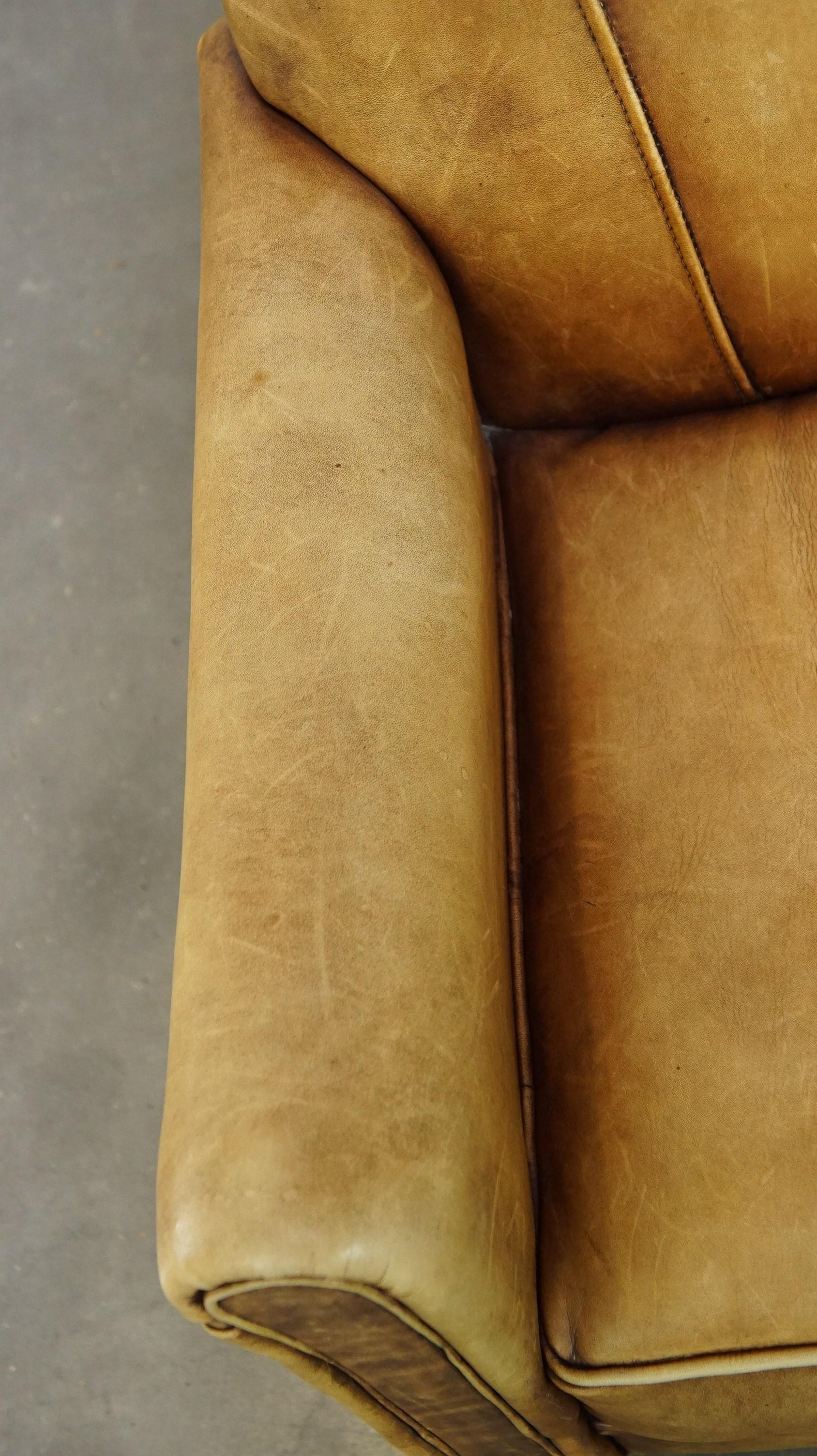 Poltrona per bambini unica nel suo genere, realizzata in pelle di mucca in stile Art Déco in vendita 1