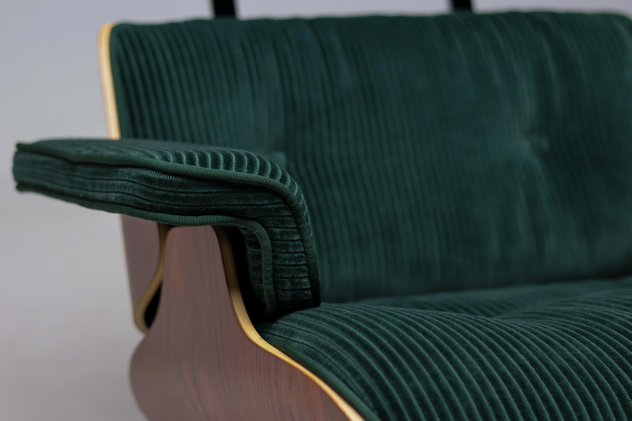Fauteuil de salon et pouf Charles & Ray Eames édition unique, XL Neuf - En vente à Dronten, NL