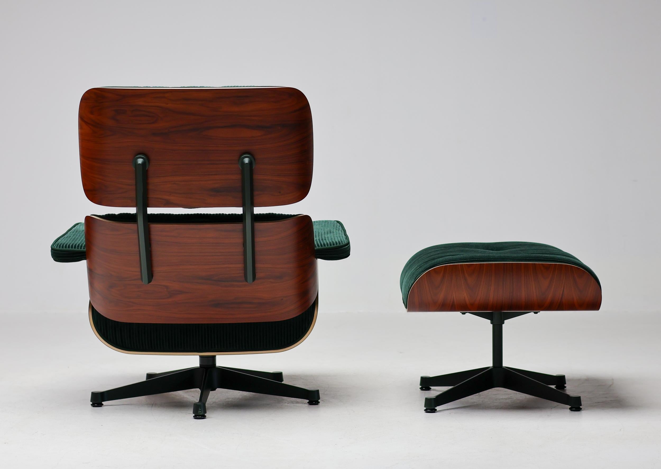 XXIe siècle et contemporain Fauteuil de salon et pouf Charles & Ray Eames édition unique, XL en vente