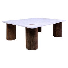Table basse unique en marbre et bois de teck, création belge