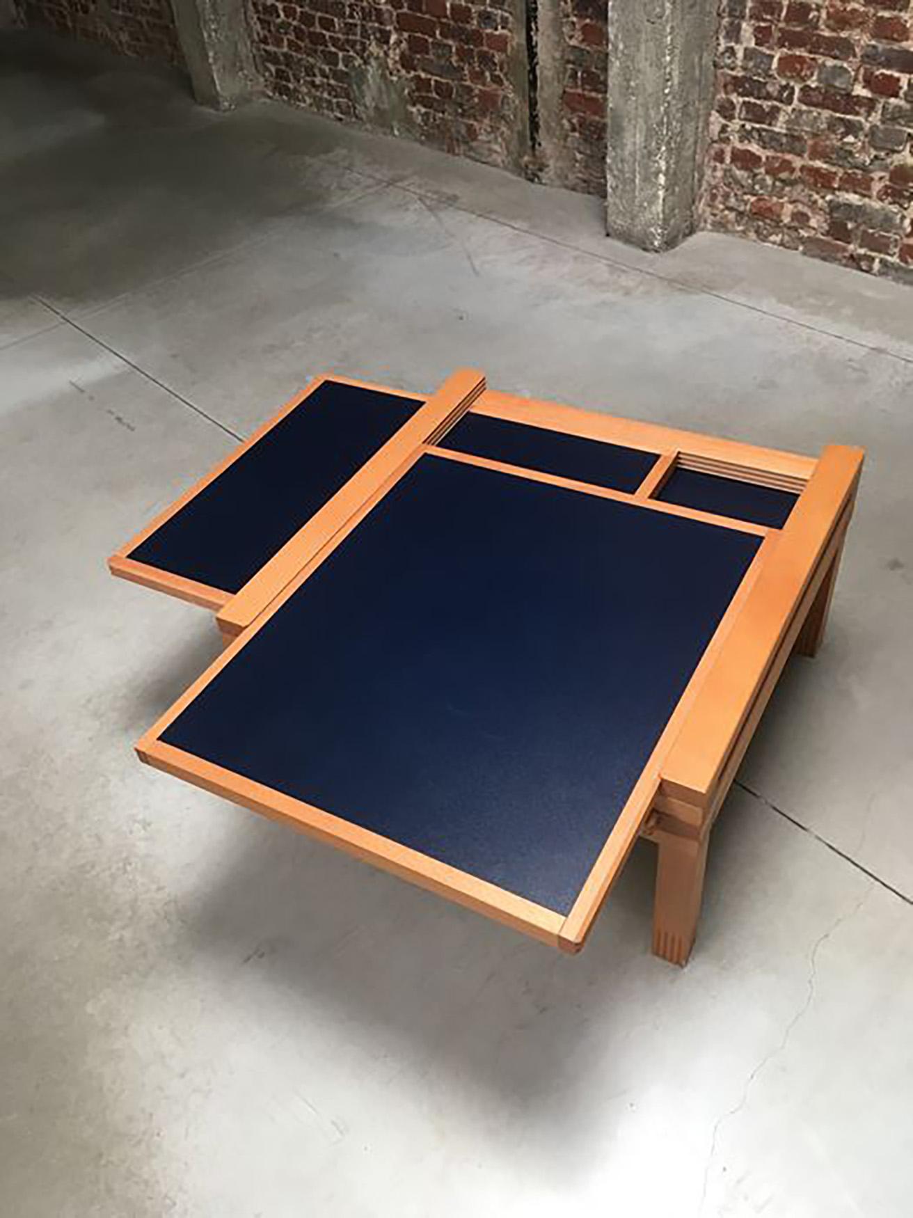 Table basse unique fabriquée par Bellato et conçue par Bernard Vuarnesson 1