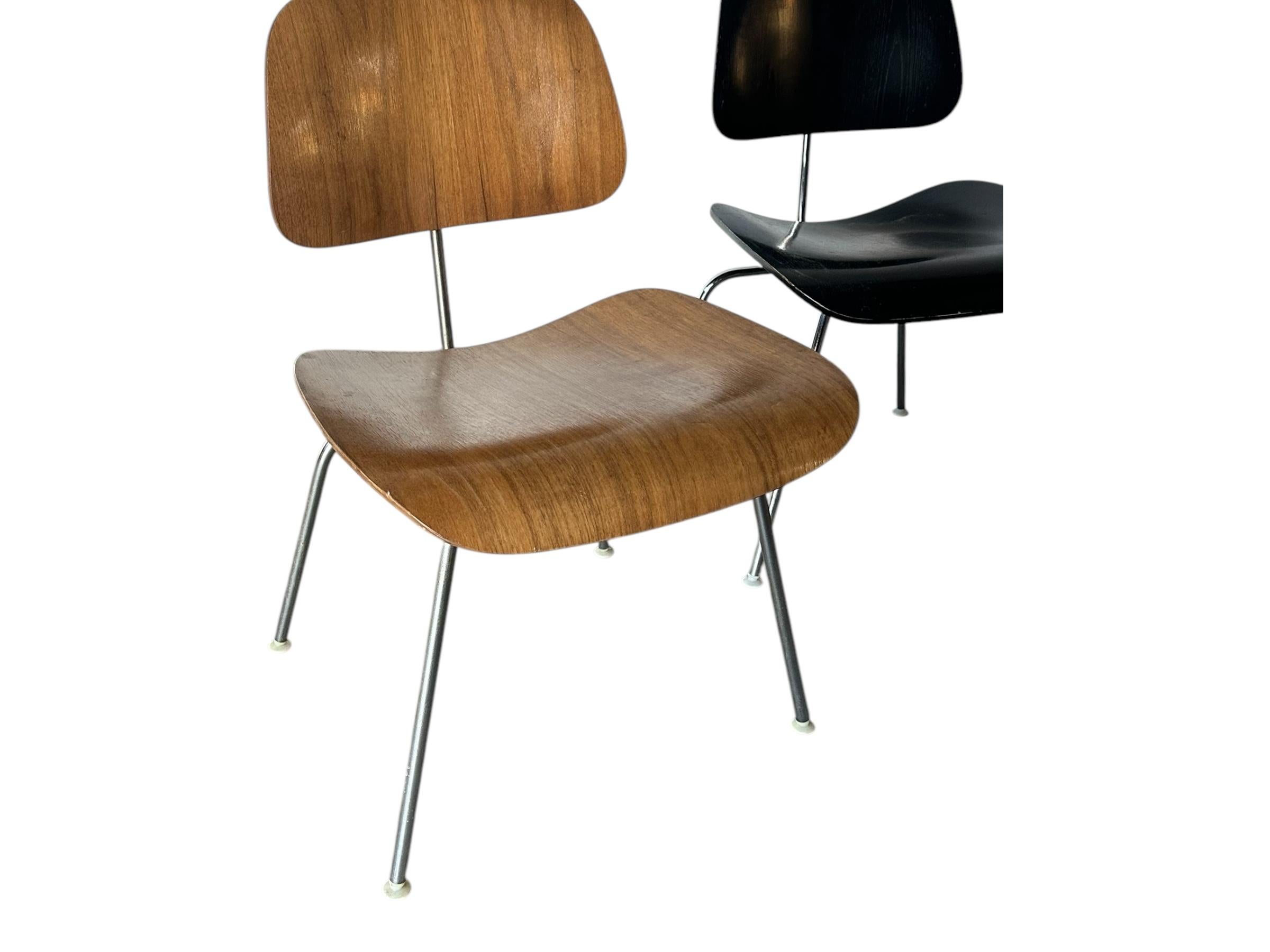 Set di sedie da pranzo in legno modellato Eames da collezione unico di Herman Miller in vendita 5
