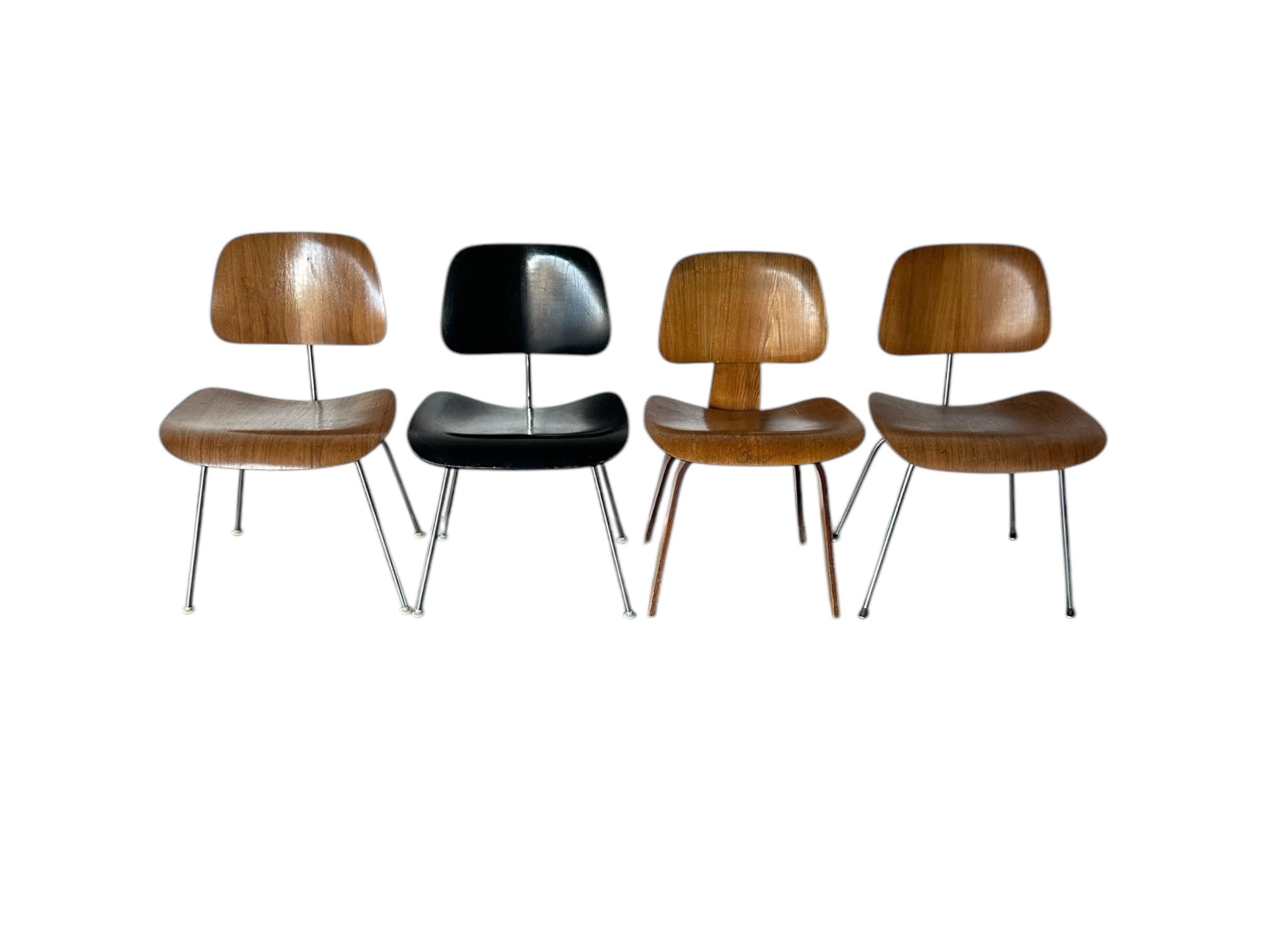 Set di sedie da pranzo in legno modellato Eames da collezione unico di Herman Miller in vendita 7