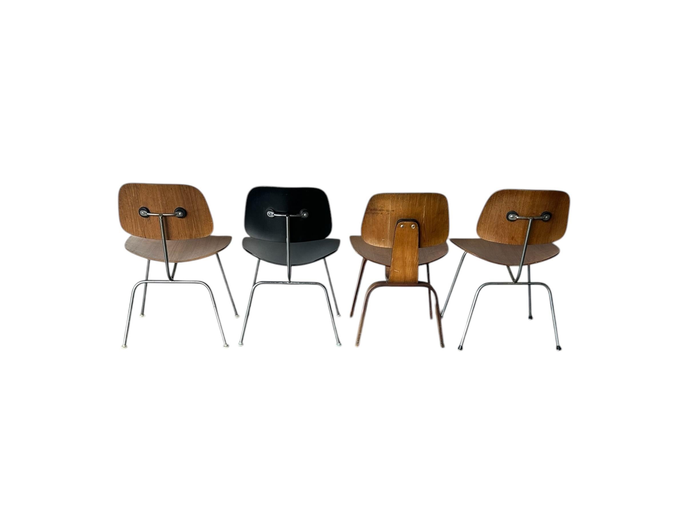 Set di sedie da pranzo in legno modellato Eames da collezione unico di Herman Miller in vendita 8