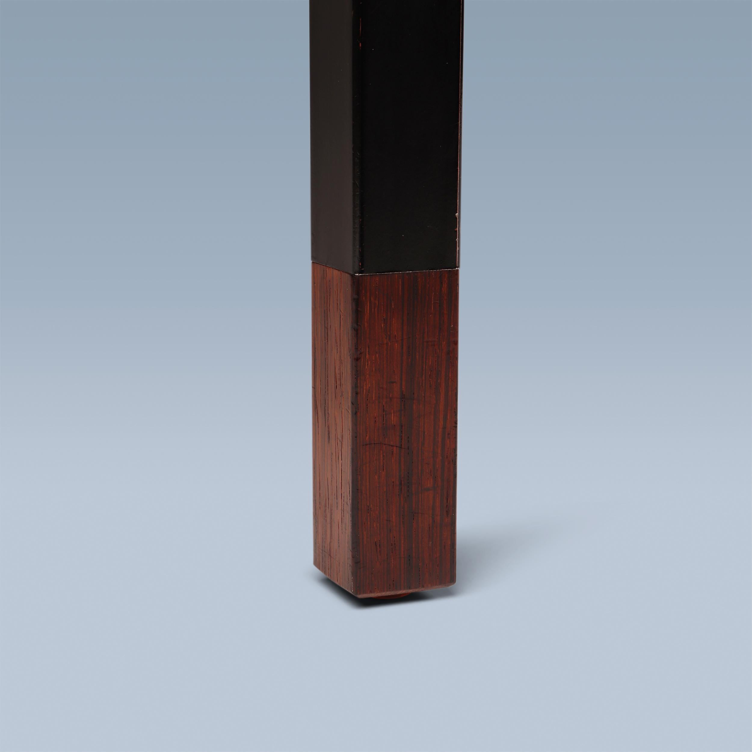 Table basse danoise unique avec des carreaux colorés et des pieds en acier noir laqué. en vente 3